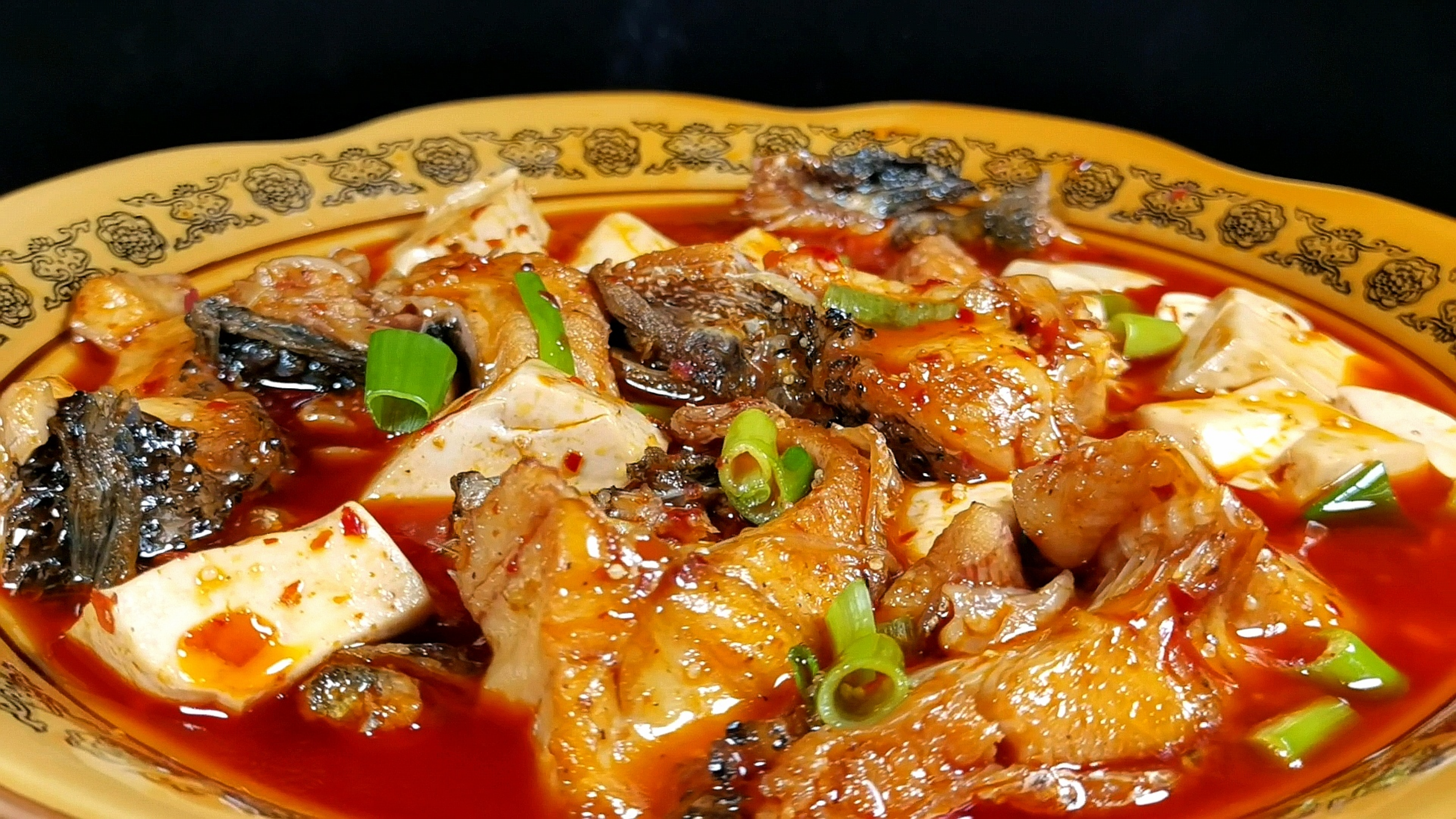 1条黑鱼,1块豆腐,你就像我这样做,鲜香入味,上桌连汤汁都不剩