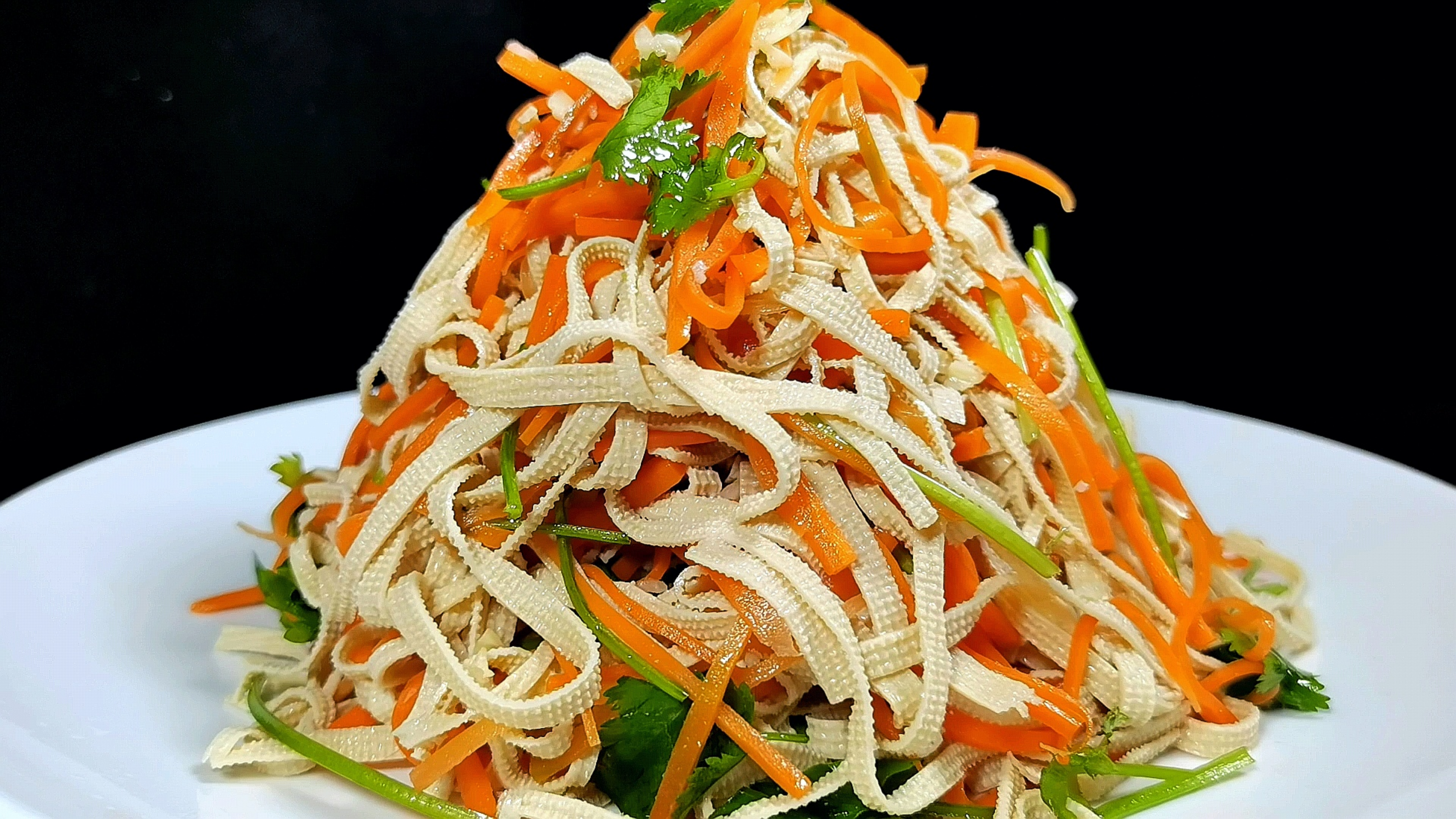 凉拌豆腐皮好吃有技巧,加上这一步,豆皮滑嫩入味,下酒又下饭