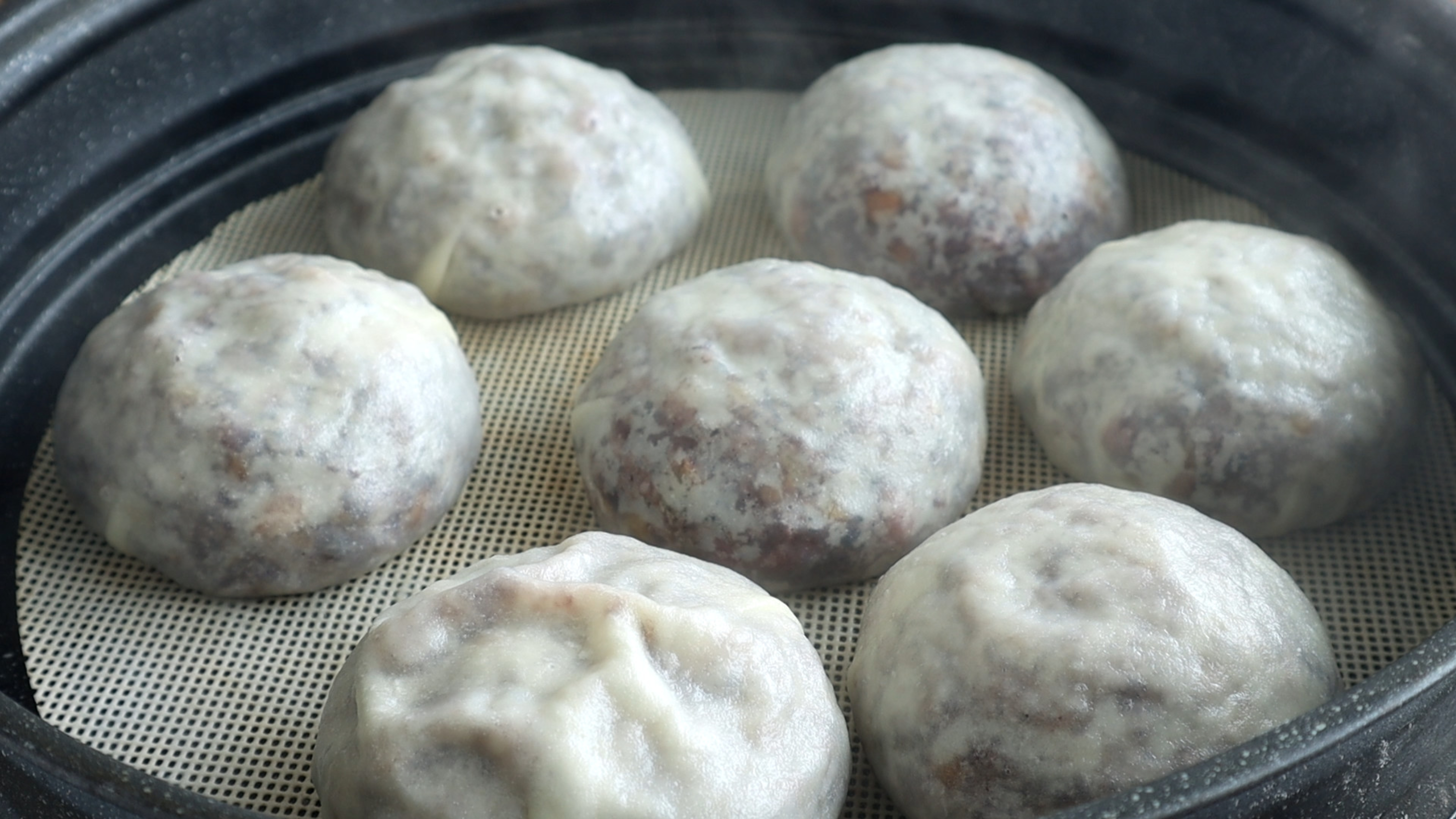 家庭自制粘豆包,口感软糯香甜,营养又好吃,一次蒸一锅不够吃