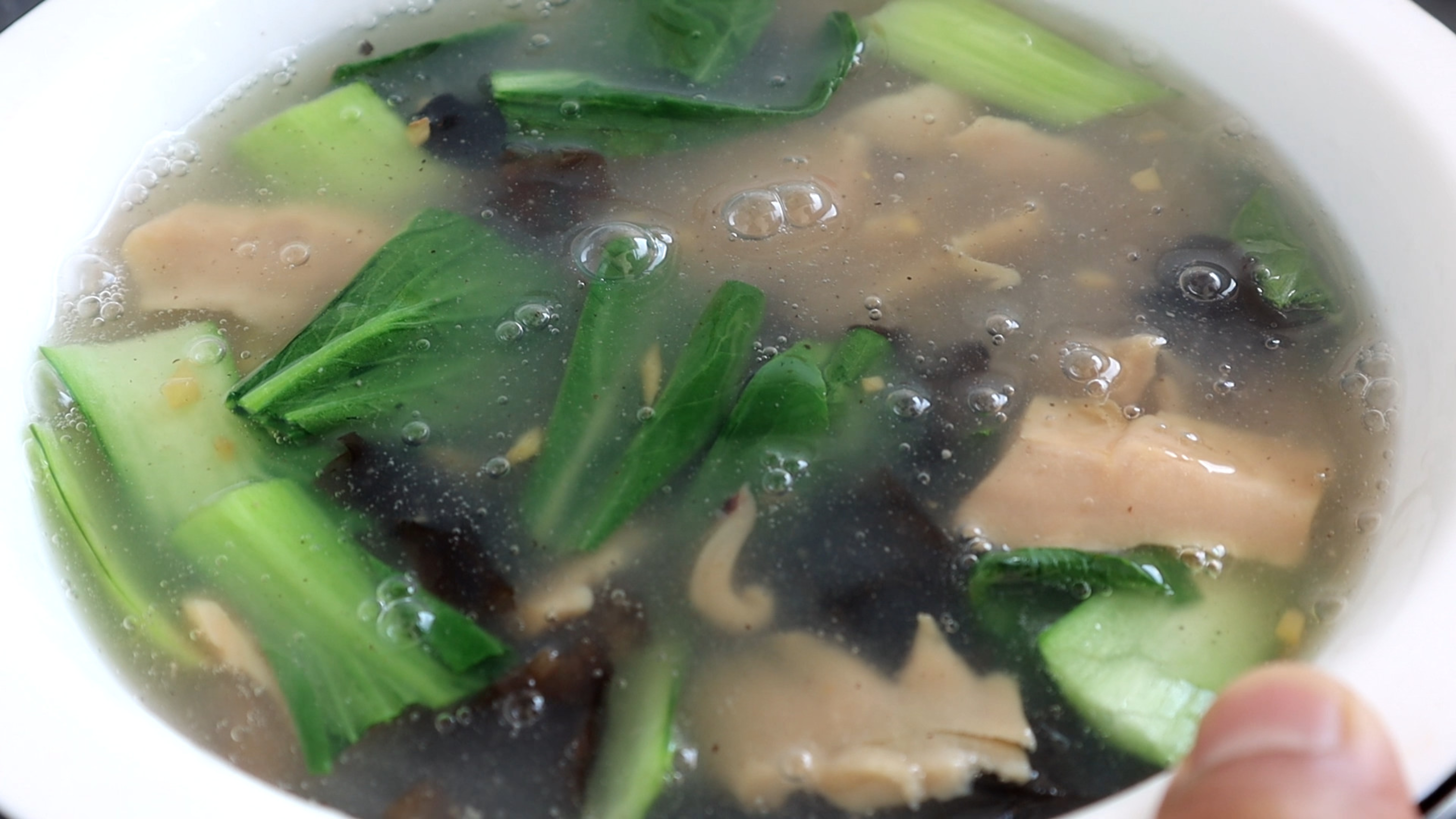 鱿鱼汤怎么做才好喝呢？原来诀窍在这里，一次做一锅，太香了！