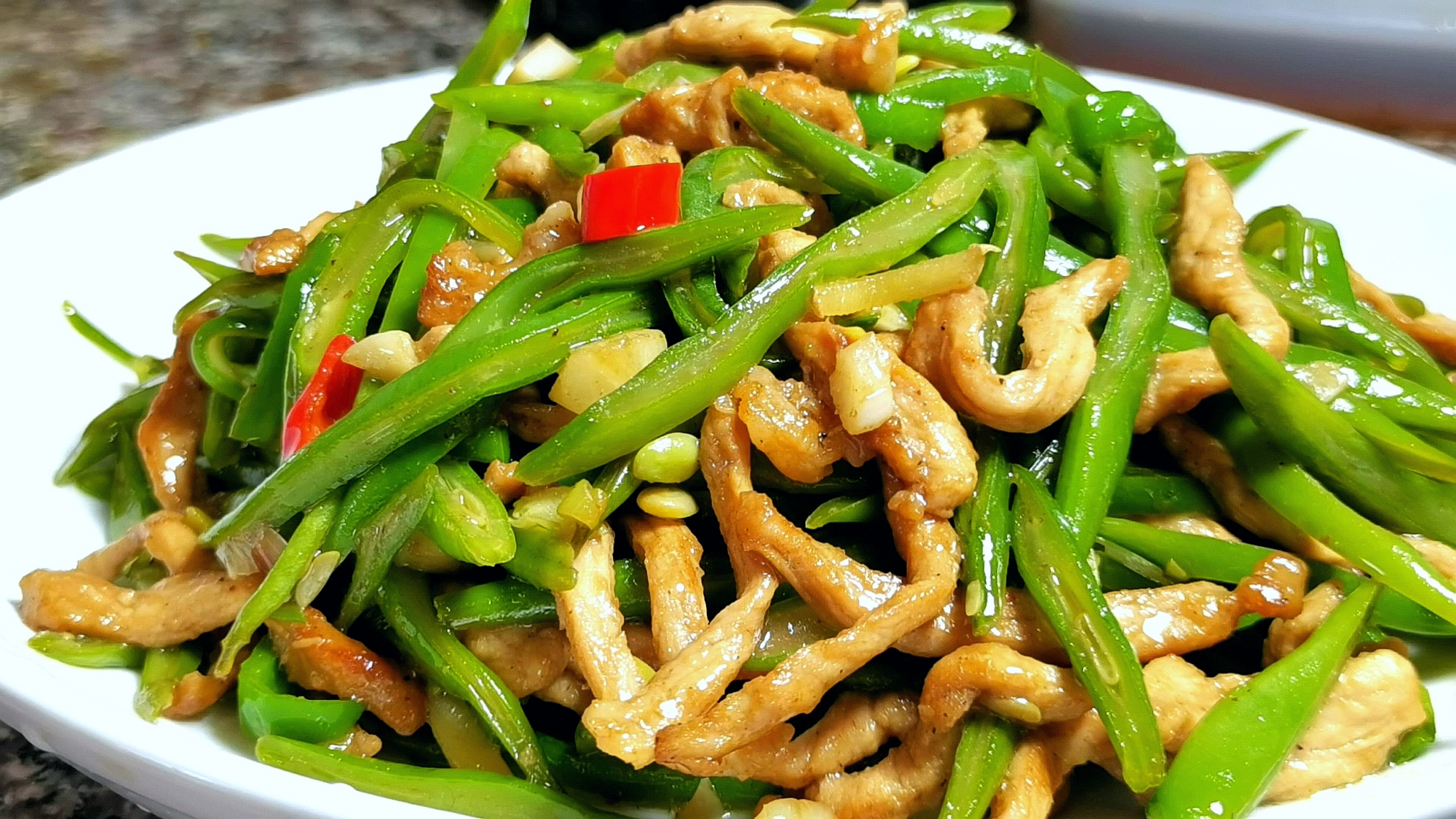 比青椒肉丝还下饭的刀豆炒肉丝，每次做都要多吃2碗饭，太好吃了