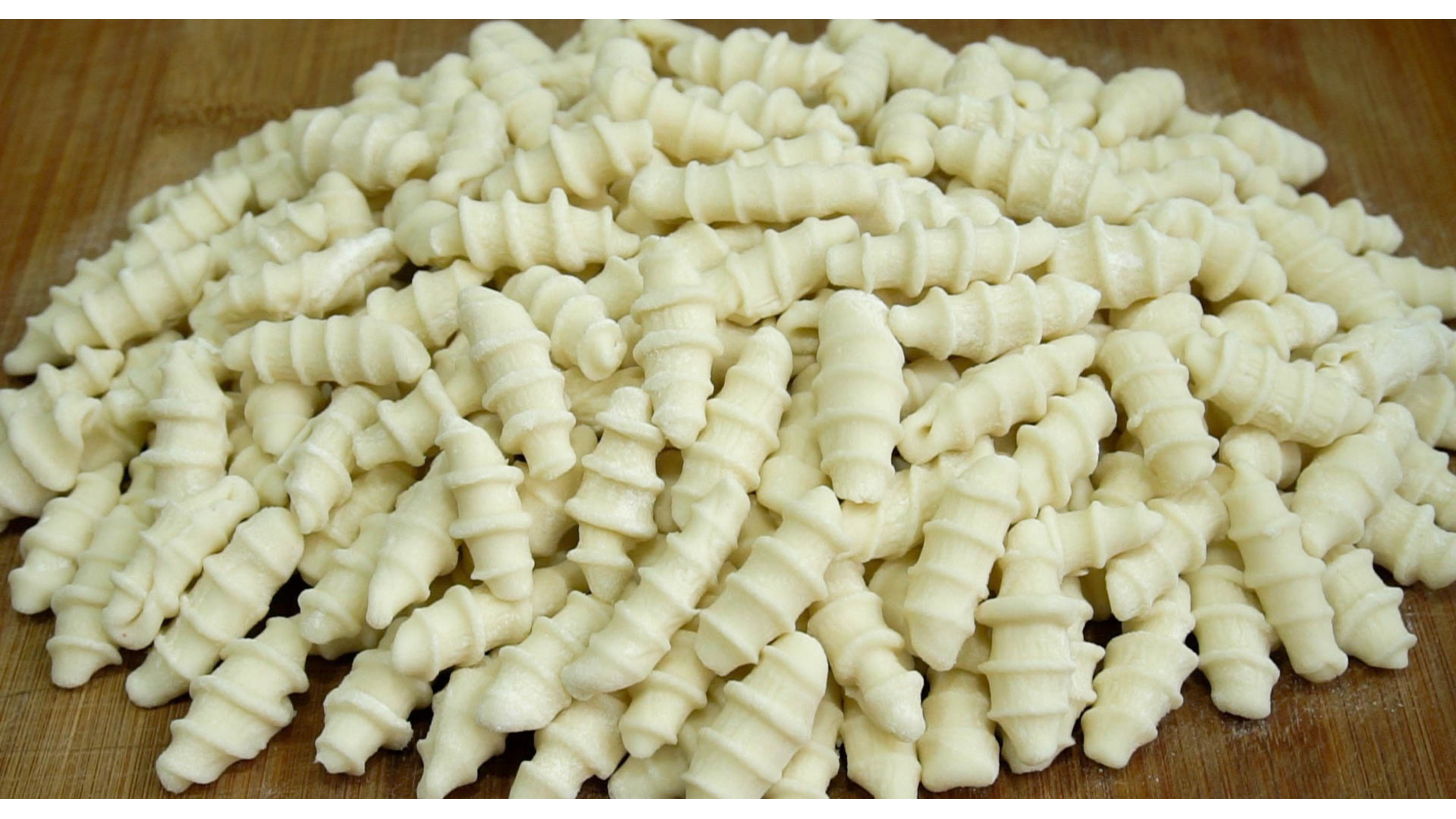 山药新吃法,6根筷子1把刀就搞定,爽滑又劲道,饭和菜一锅出