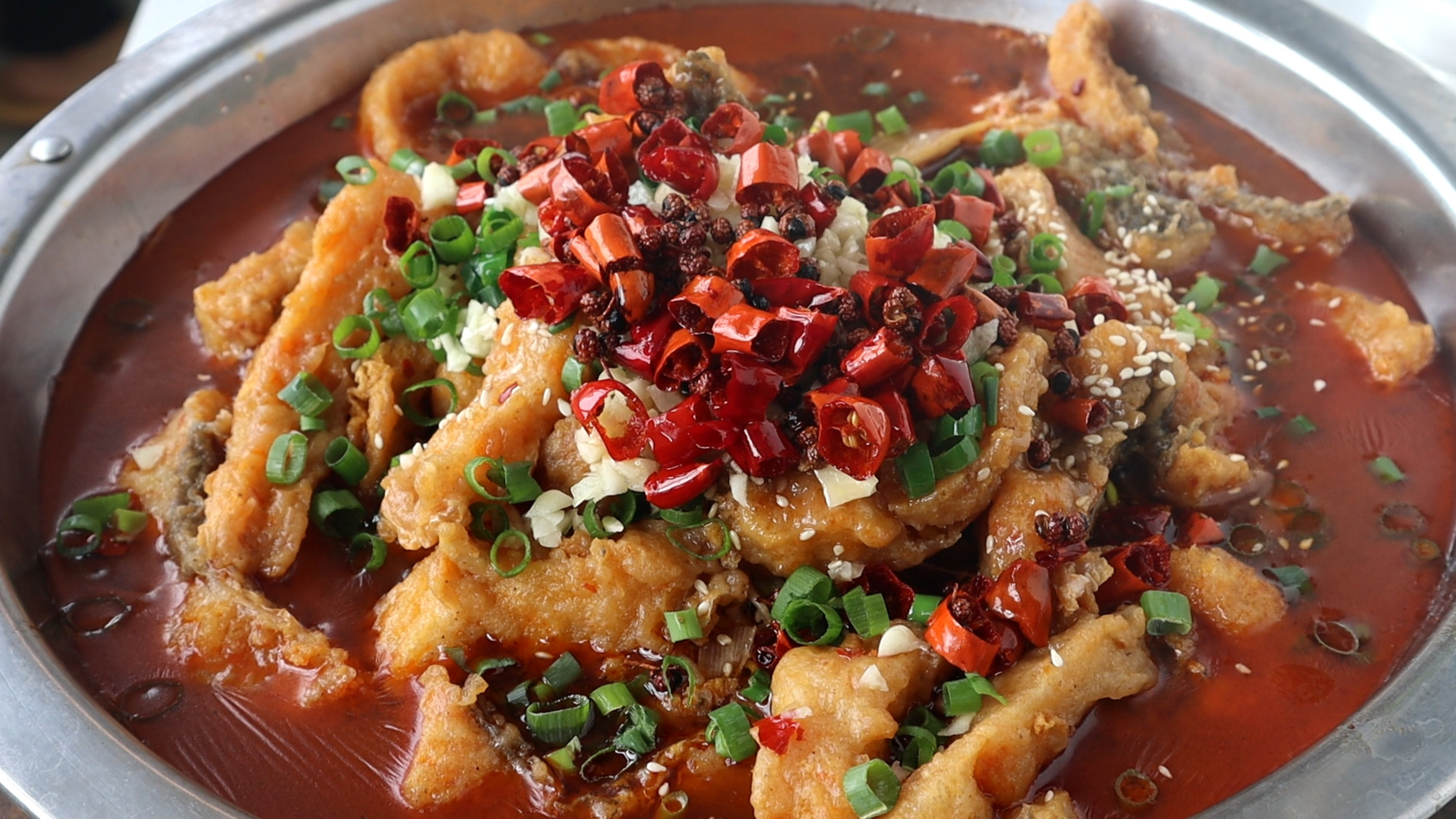 这才是炝锅鱼的正确做法，鱼肉鲜香无腥味，一次做一盆不够吃