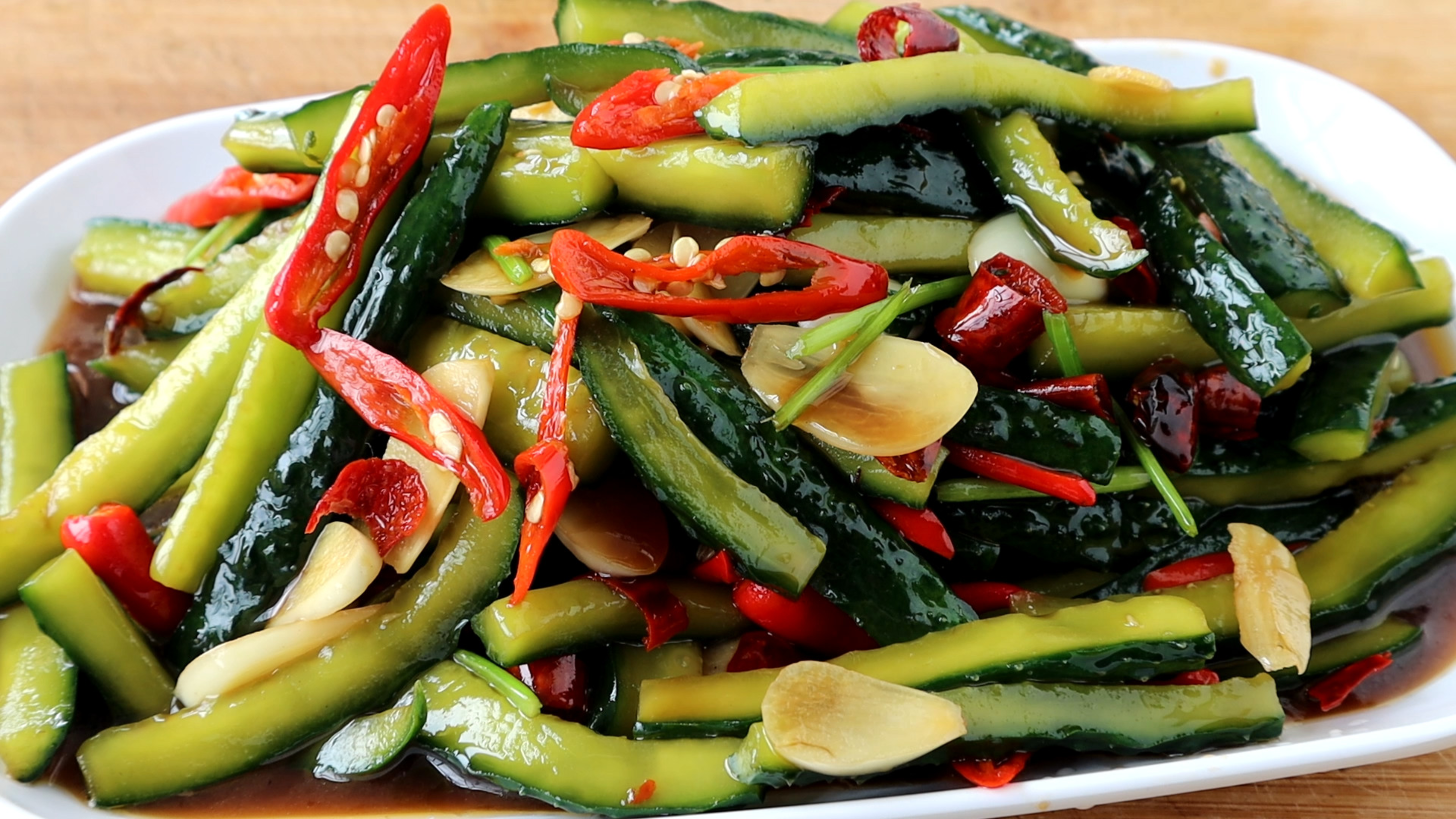 饭店的凉拌黄瓜为什么那么好吃？原来诀窍这么简单，3分钟就学会