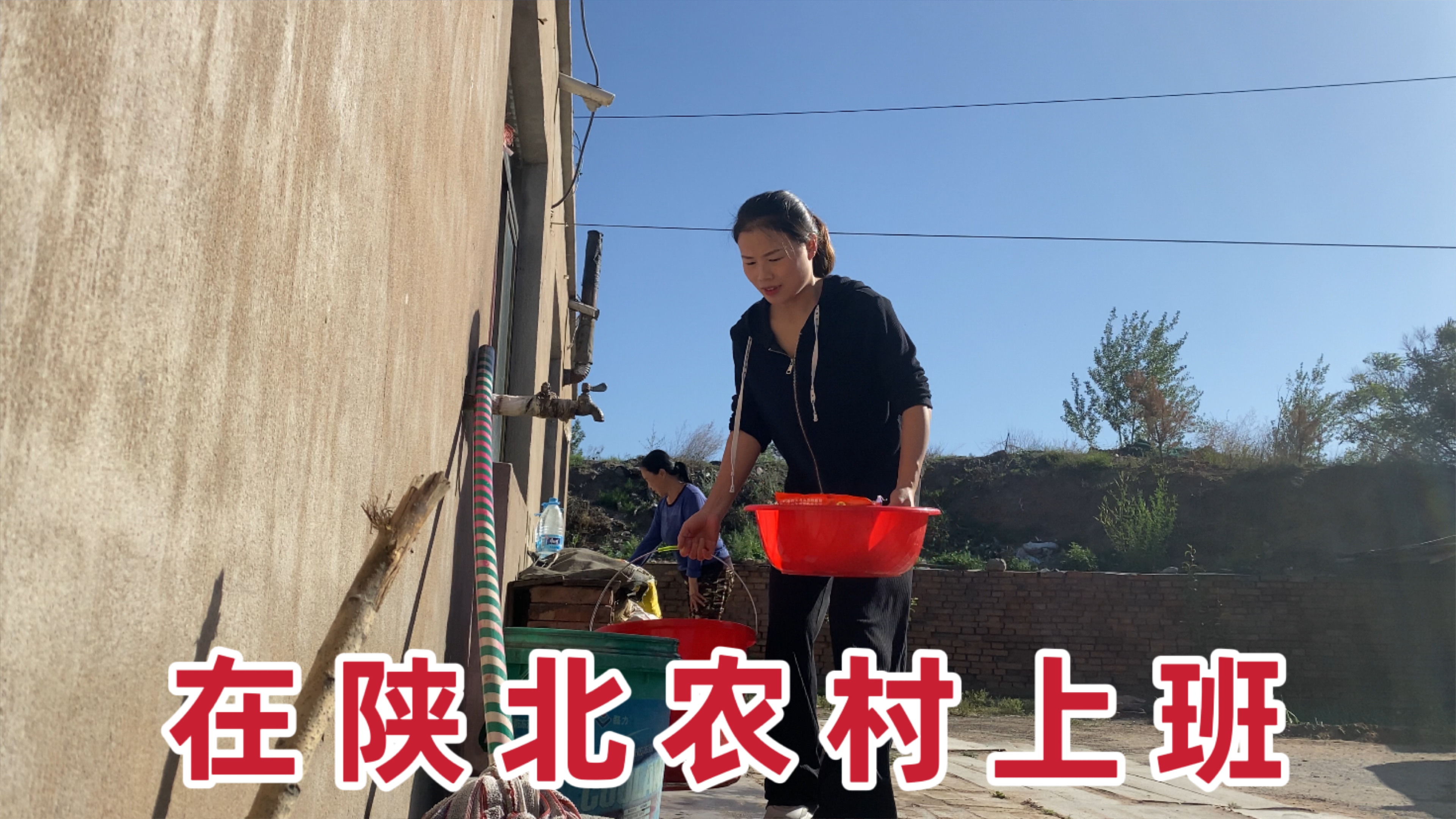 今天做一锅红烧肉和番茄鸡蛋,工友们都打满满大碗,都说味道好吃