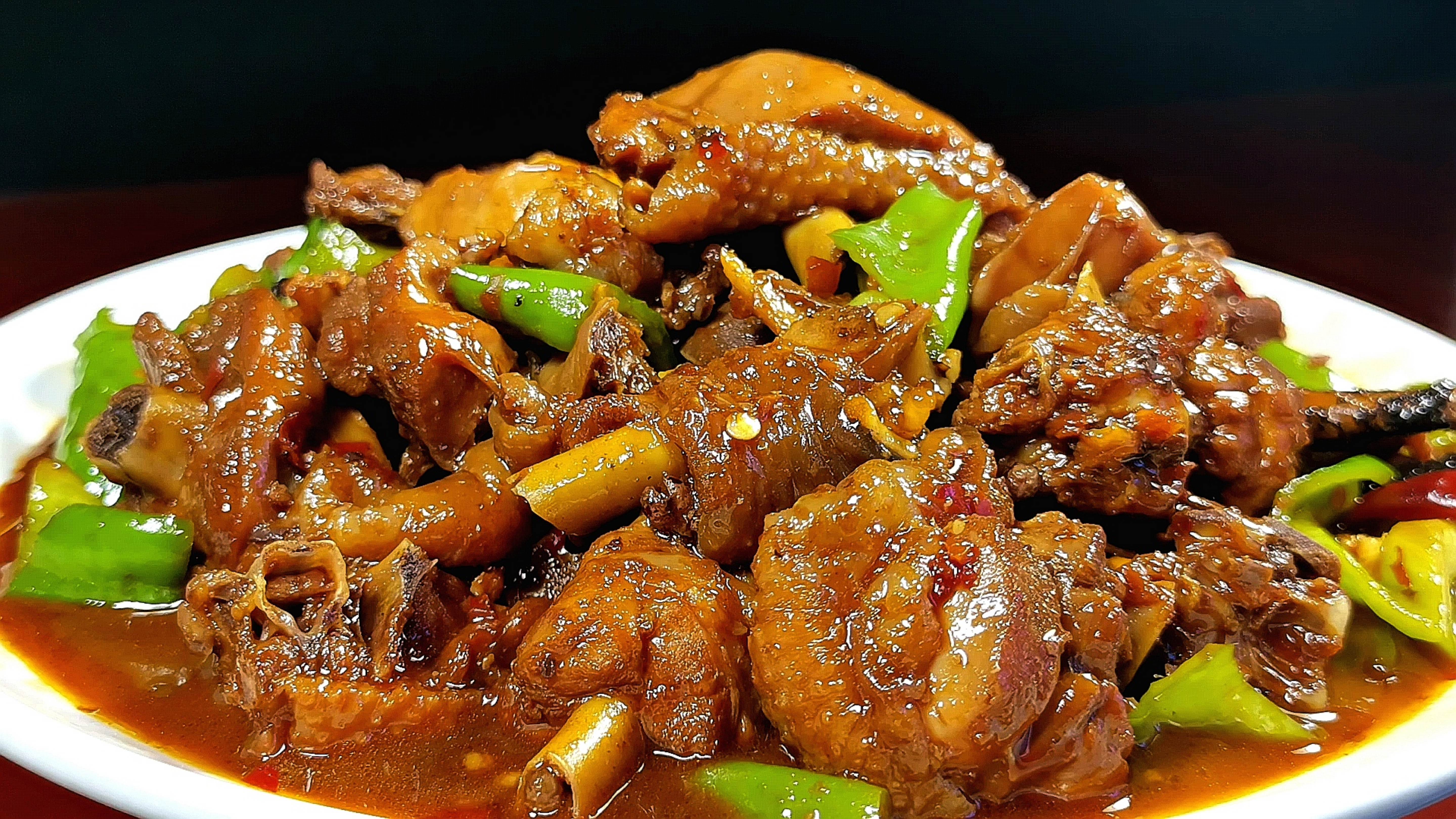 做红烧鸡块要不要焯水，教你正确做法，鸡肉鲜香不柴，入味又好吃