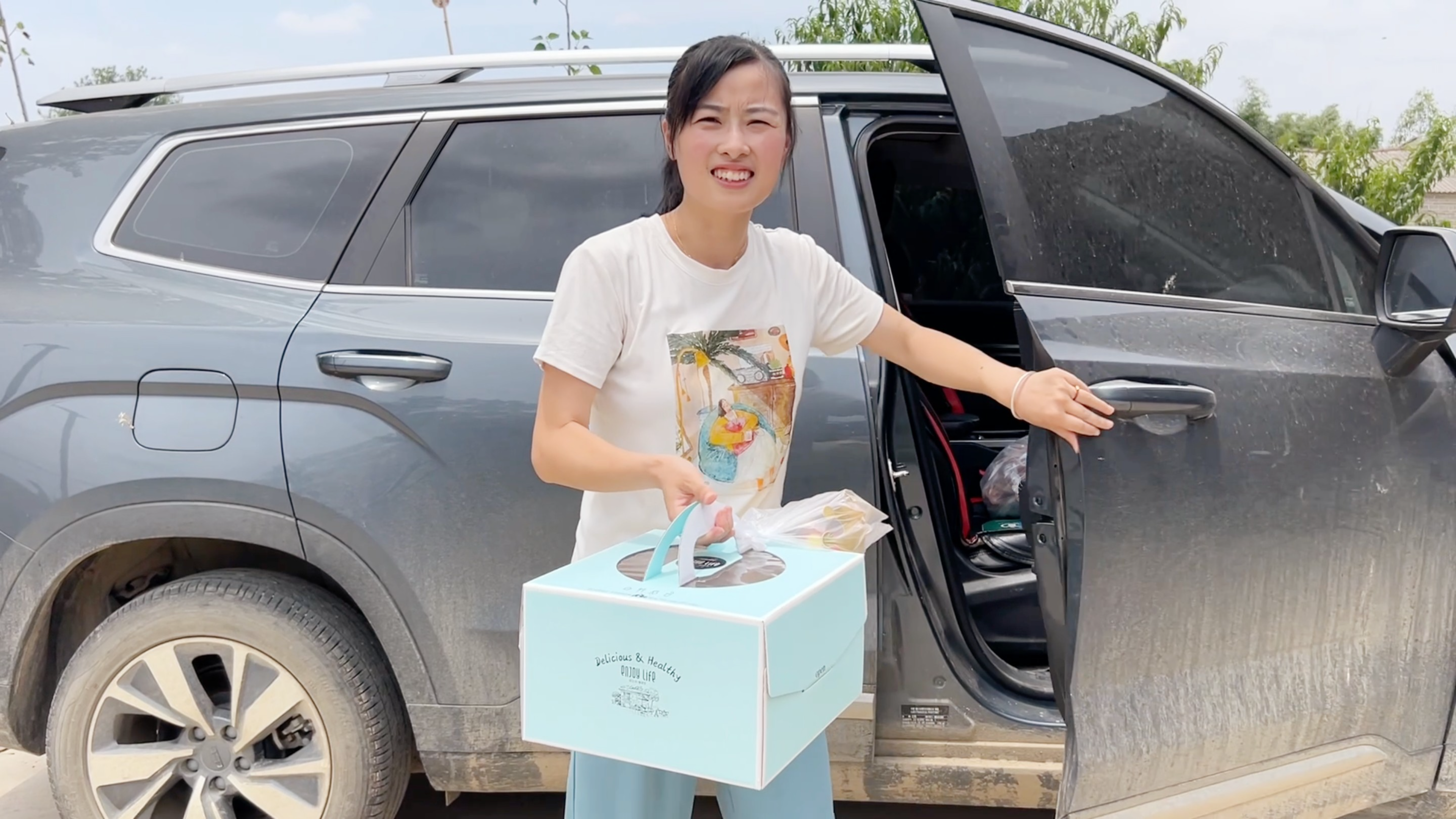 小忆520过生日,一家人如何能每个月吃上蛋糕?寄托在强龙身上了