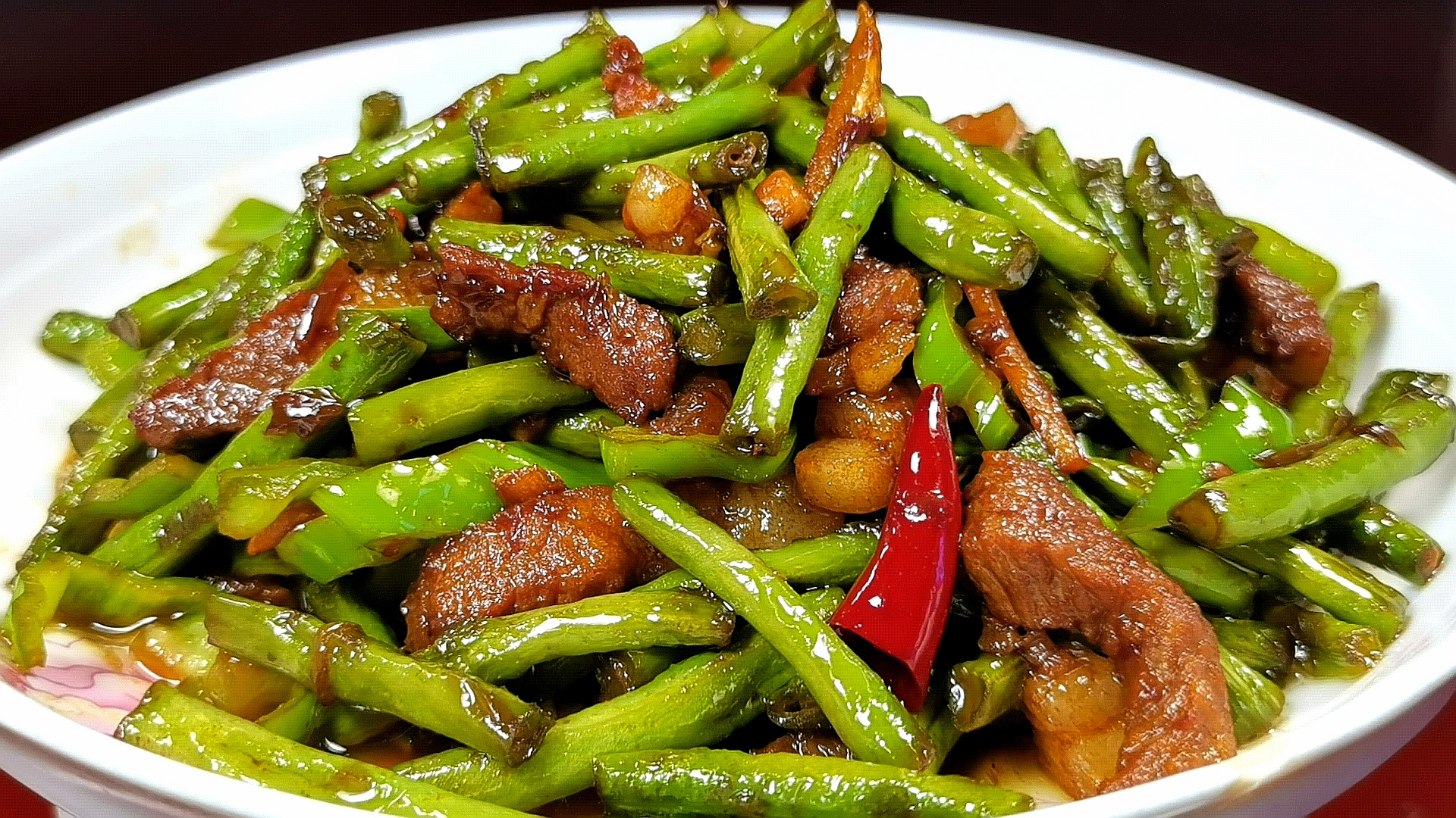 这才是豆角炒肉简单好吃的家常做法，不用过油，豆角干香还入味