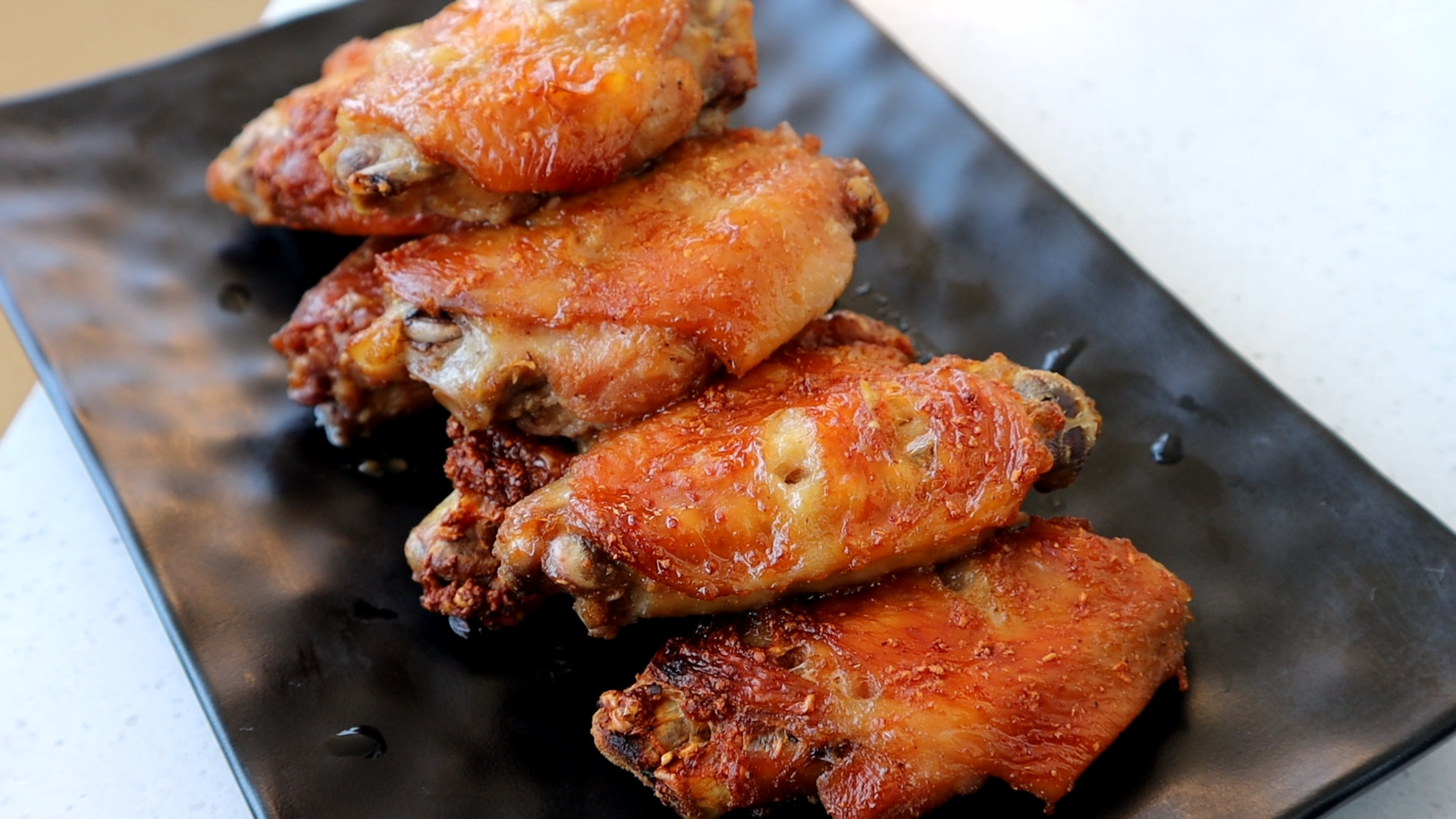 鸡翅这个做法太好吃了，刚上桌就被孩子抢着吃，实在太香了！