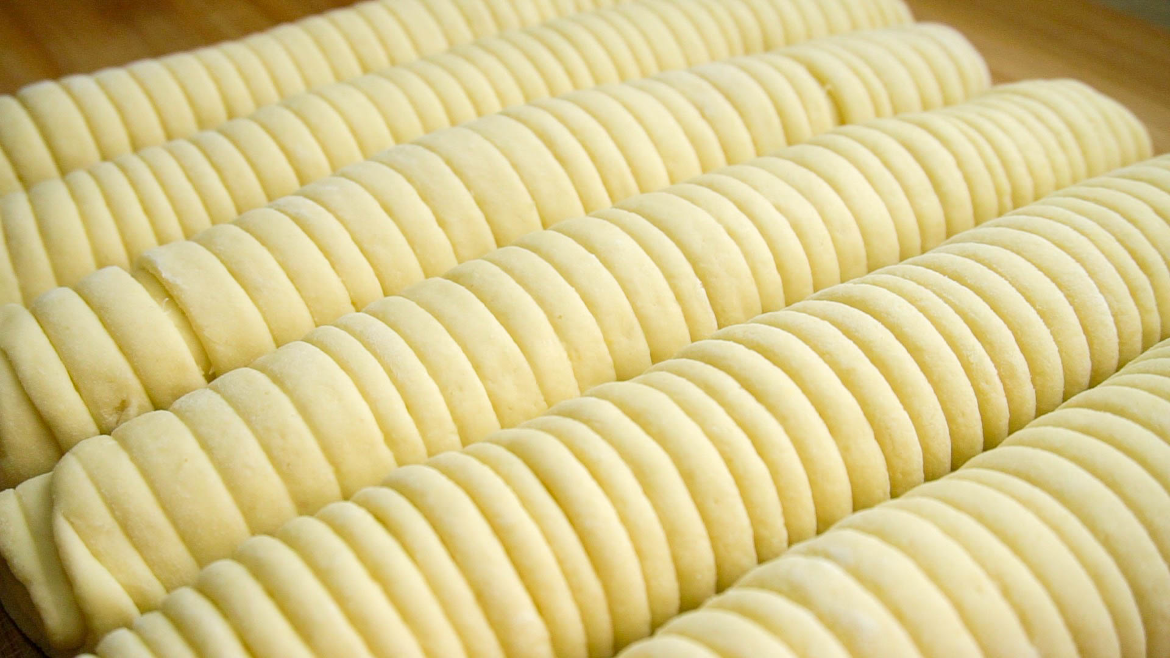 鲜玉米别总水煮了，做一锅玉米卷，不用二次醒发，比面包还松软