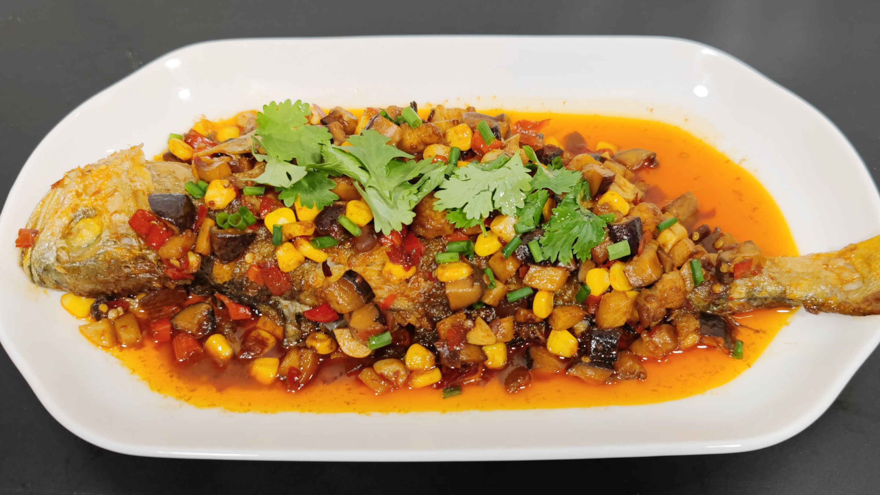 大黄花鱼怎么做才好吃?饭店一盘卖158,在家成本不到30,太下饭