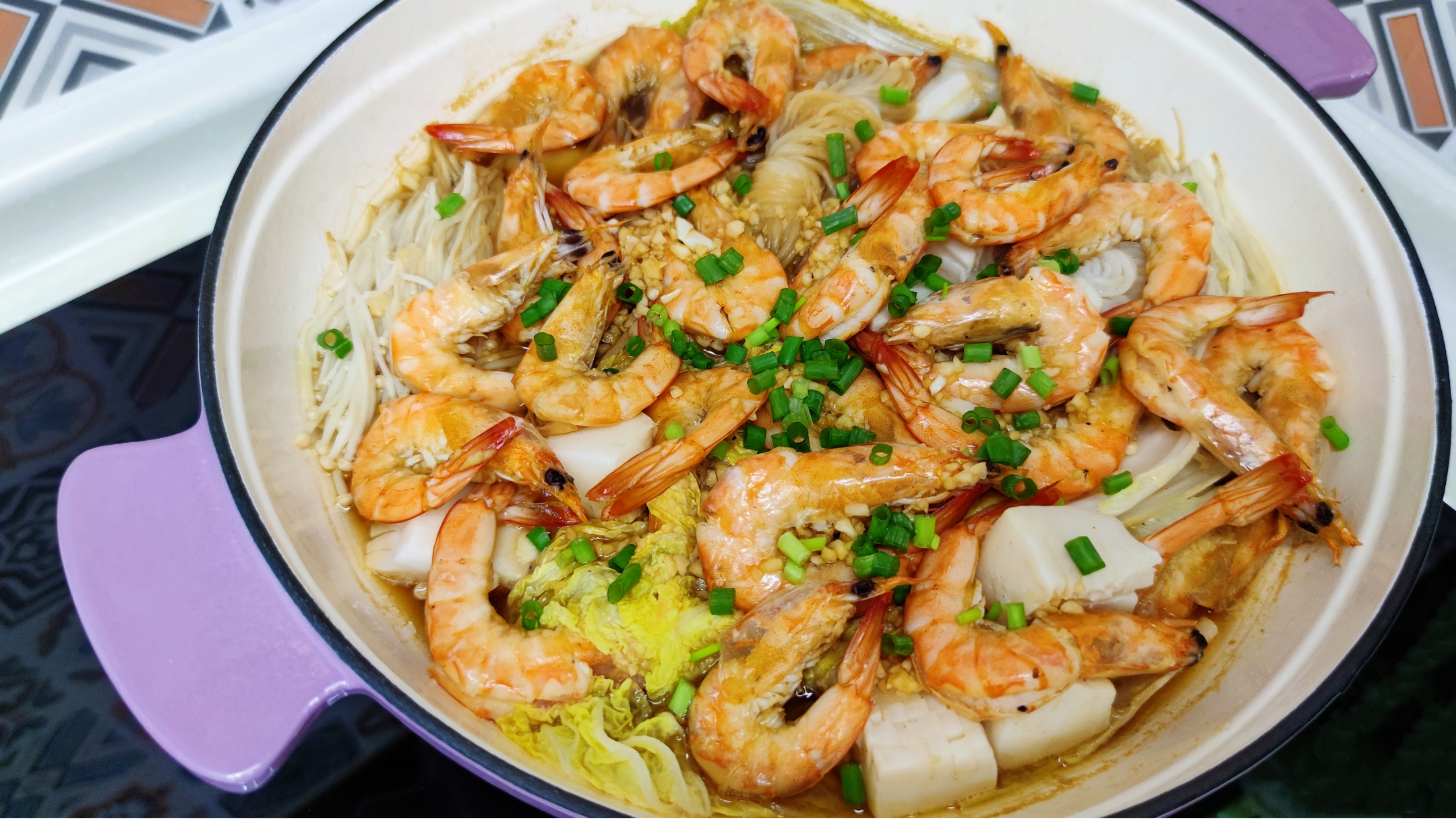 无水蒜蓉鲜虾煲这样做太鲜了,十分钟出锅,少油低卡减脂期也能吃