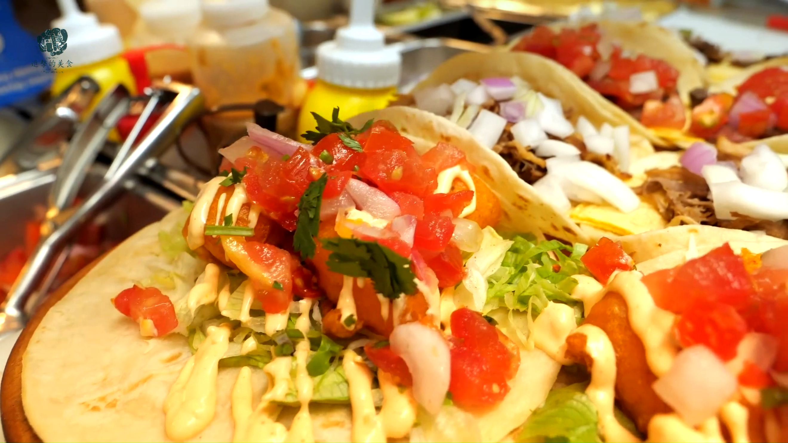 一道墨西哥风味美食—Taco玉米饼 馅料丰富 卷饼遍布美国大街小巷