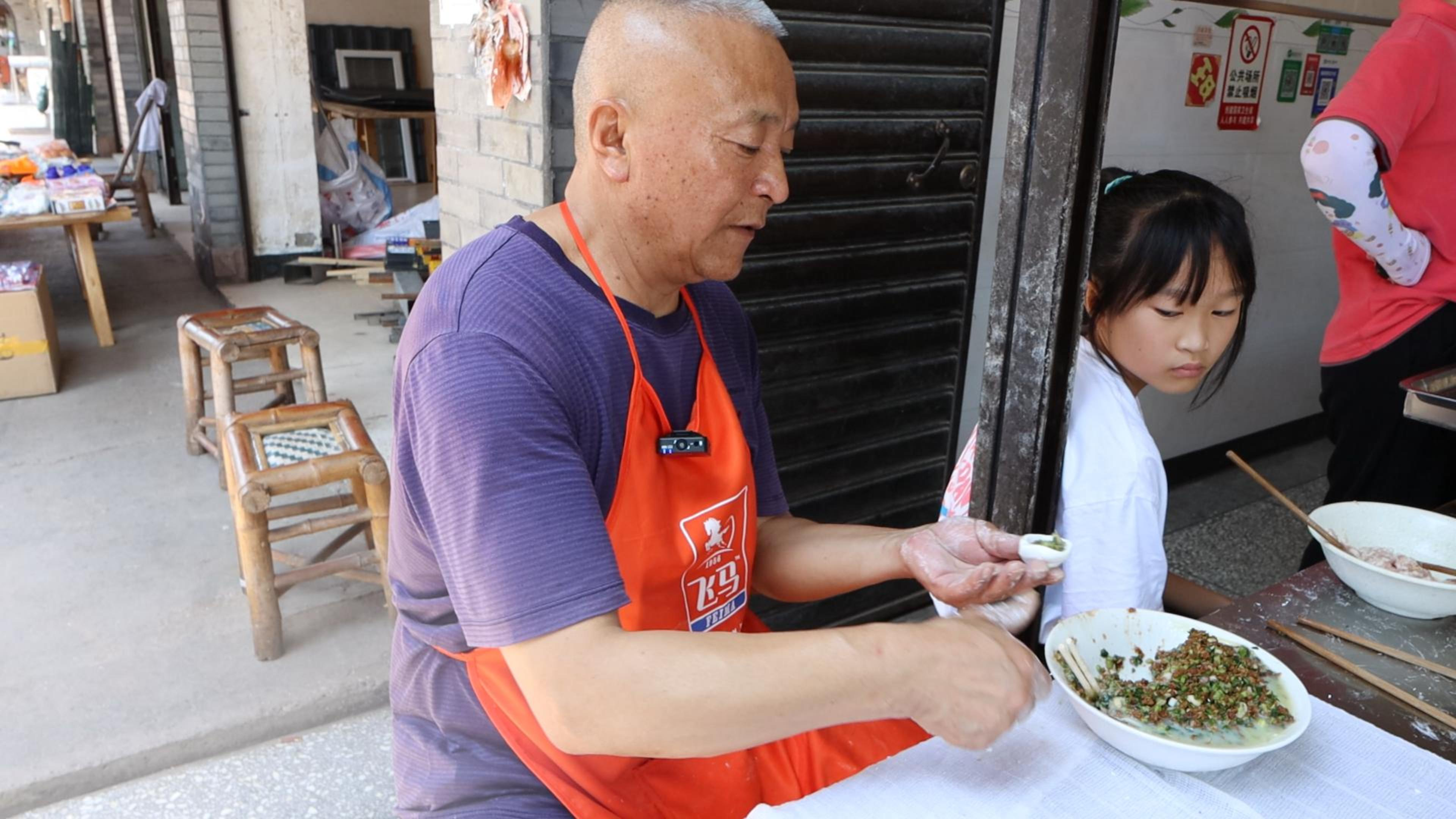 四川邛崃,夹关古镇开了35年的肉汤圆,这种汤圆你们吃过吗?