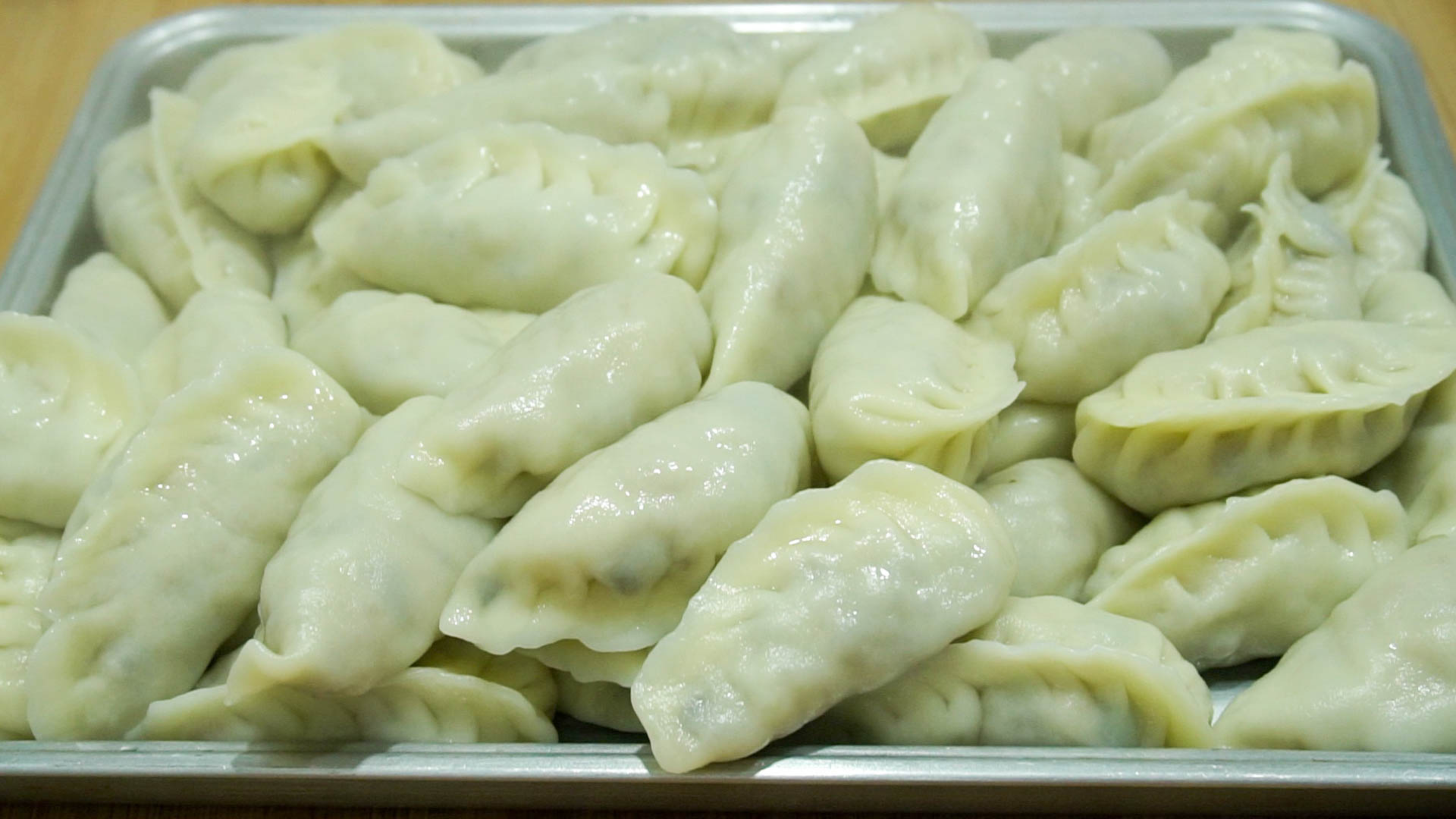 几天不吃就馋这锅茄子水饺，调馅方法教会你，蘸料汁一口一个真香