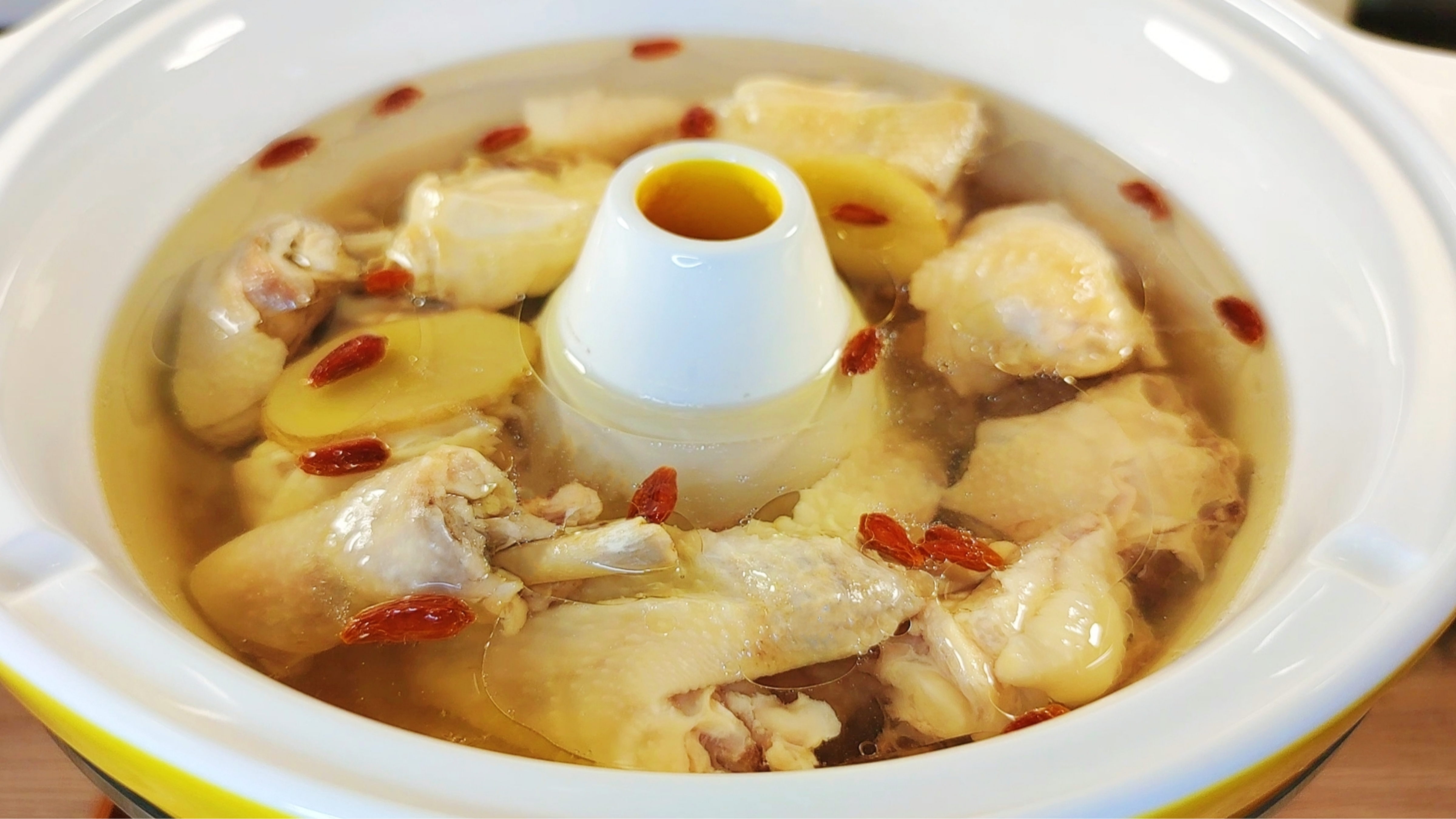 这个蒸汽锅真神奇,古法烹饪三道少油低脂美食,汽锅鸡不加水真鲜