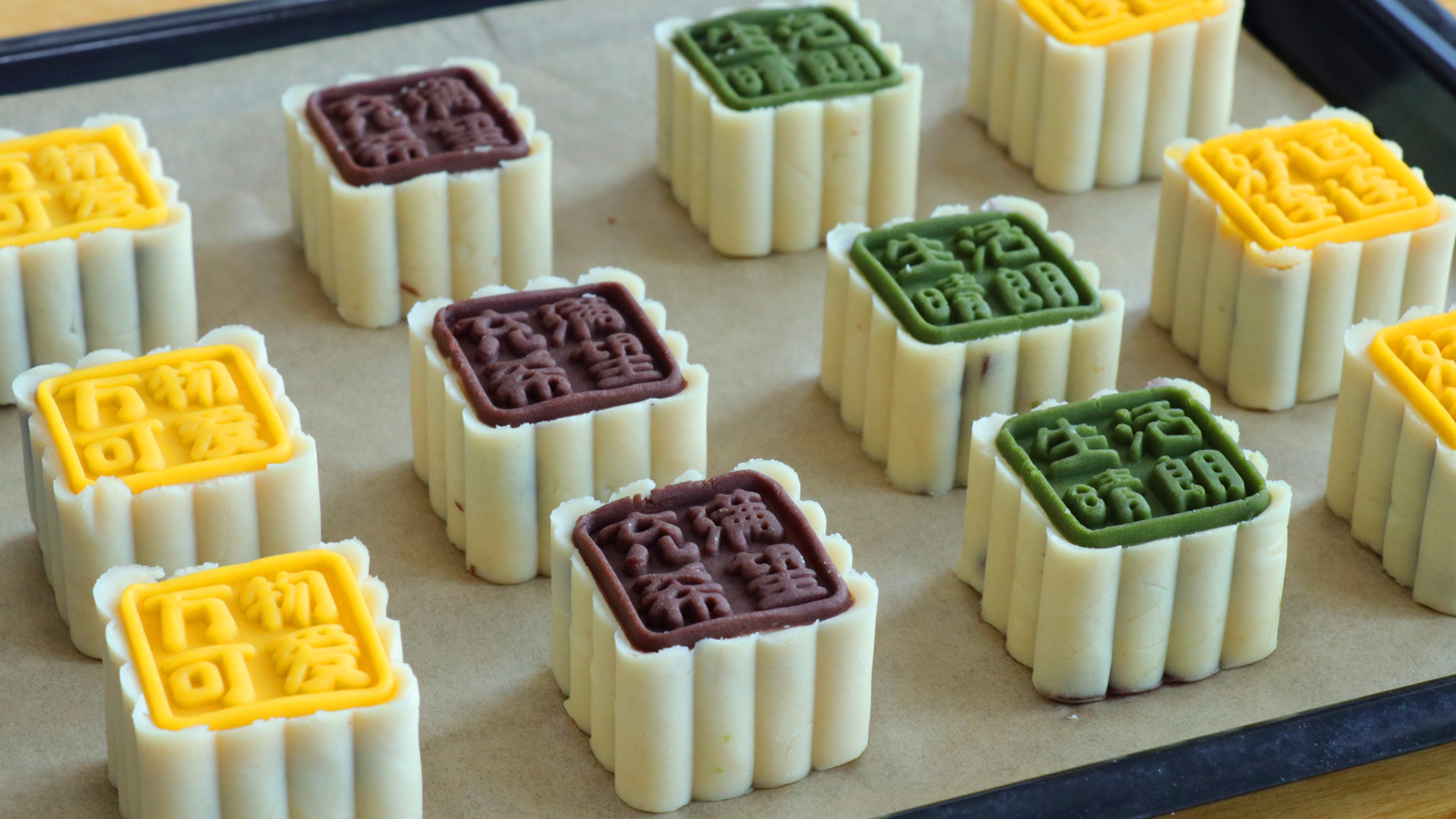 想吃月饼怕油腻，在家自制台式月饼，细腻绵润好吃不腻，做法简单