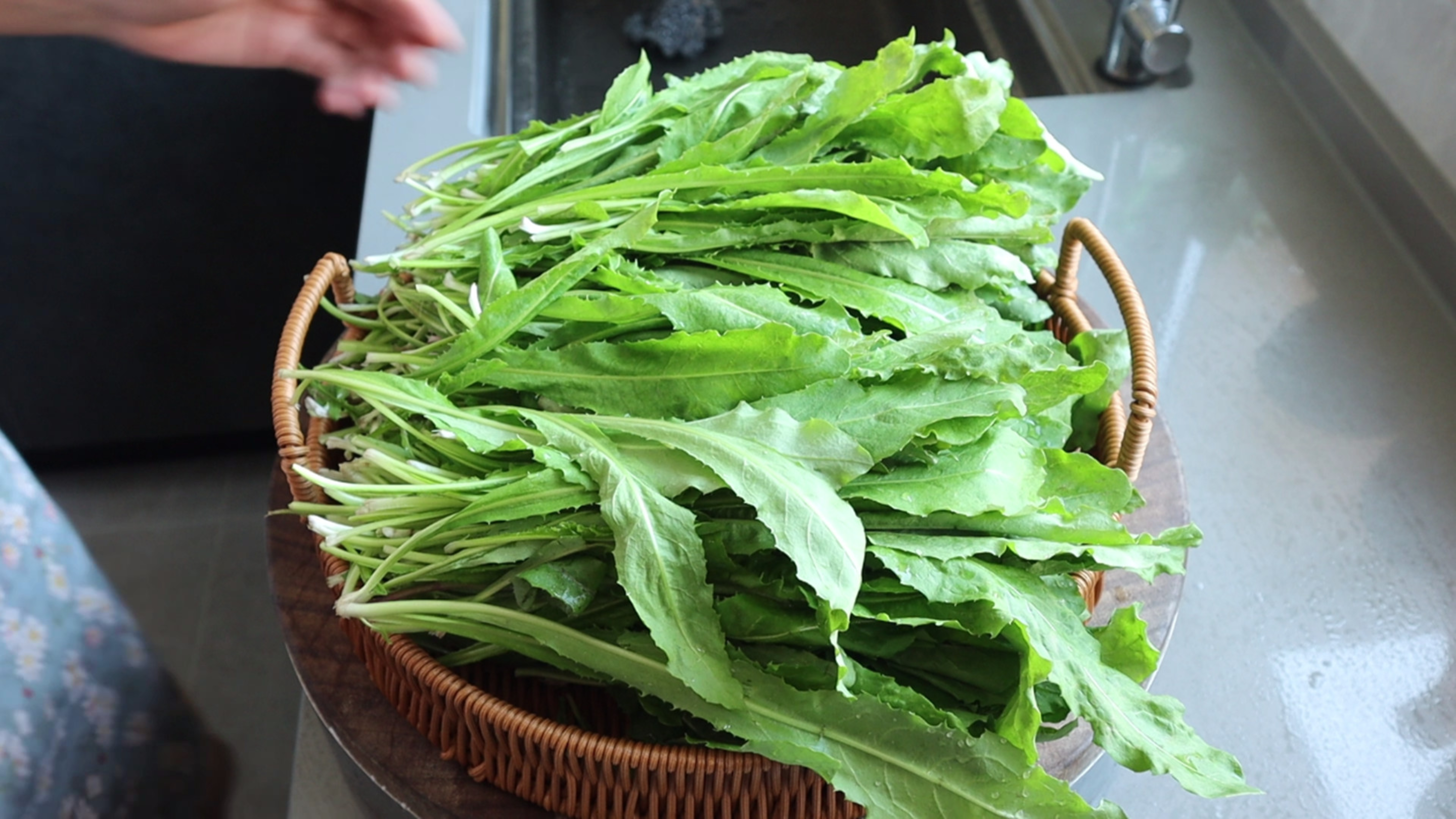 蒲公英这个做法太好吃了，味道鲜美好吃，方法简单，太香了！