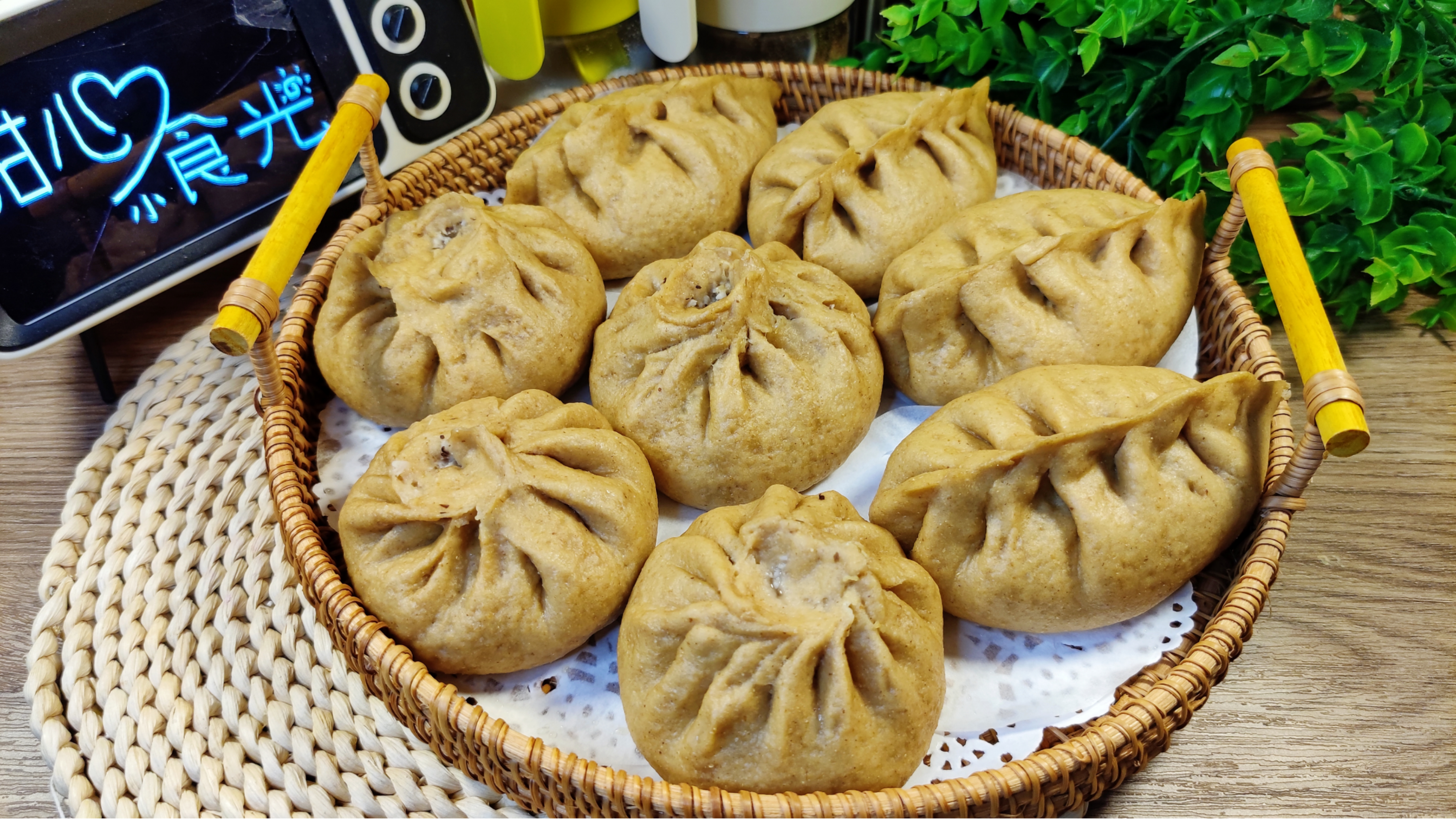 香菇鸡肉全麦包子真香,皮薄馅大蓬松暄软有窍门,减脂期优质碳水
