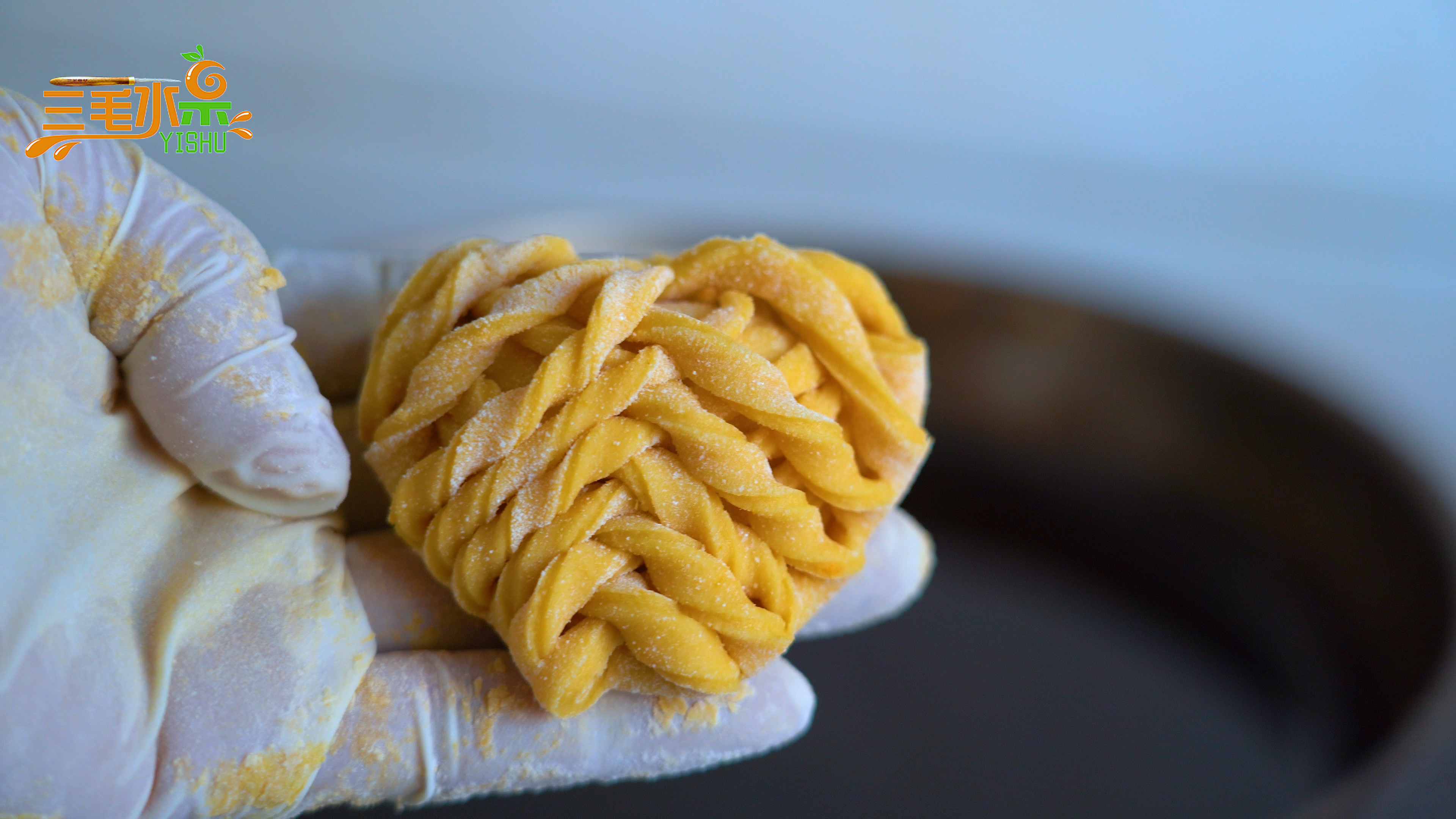 曾经在五星级酒店偷学的几招,南瓜饼这样做,大人小孩都爱吃!