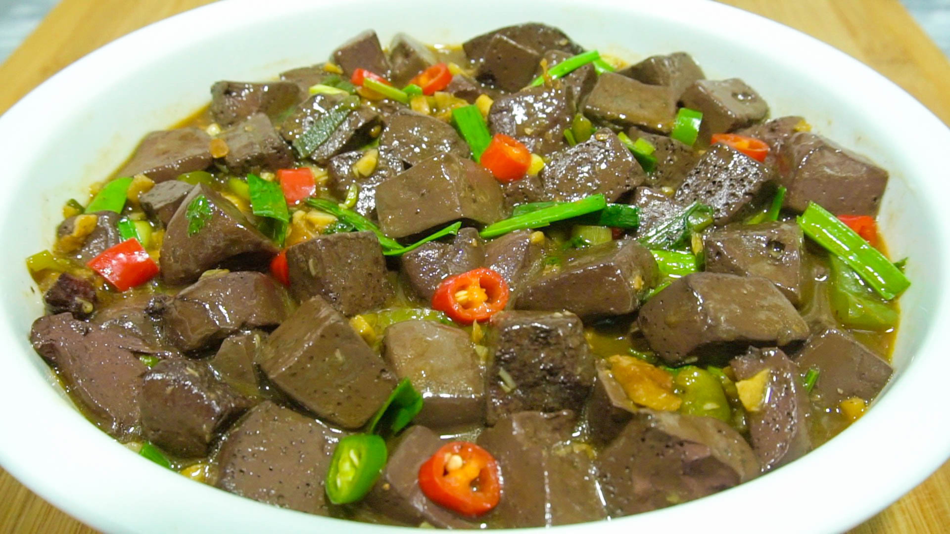 烧猪血别再直接下锅,多加这一步,滑嫩鲜香没有腥味,不散也不碎