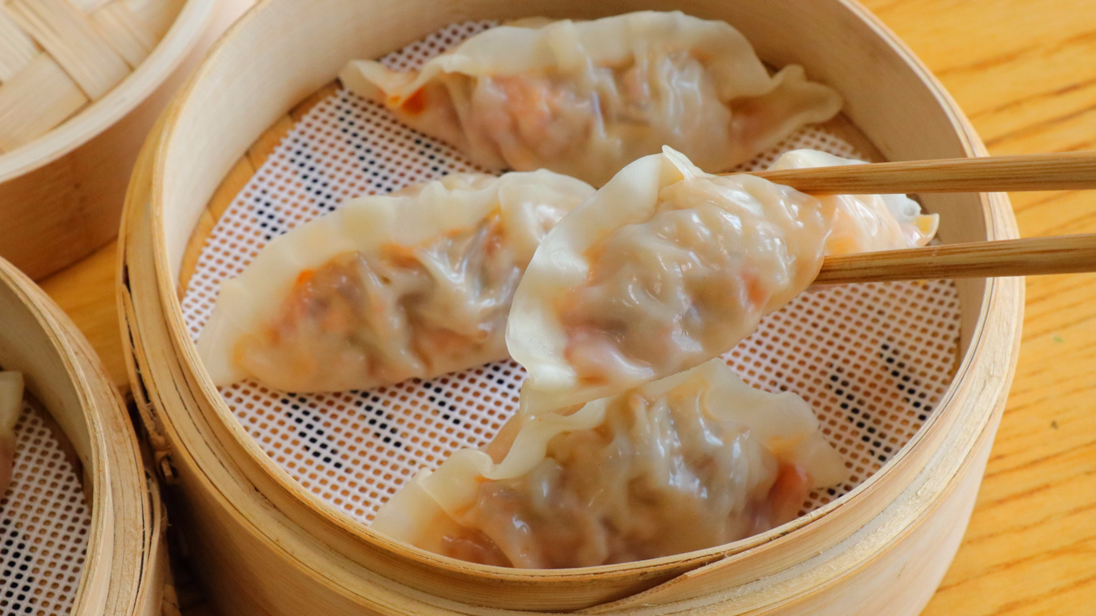 简单好吃的泡菜大蒸饺，饺子面点提前冷冻做，早餐几分钟就能搞定