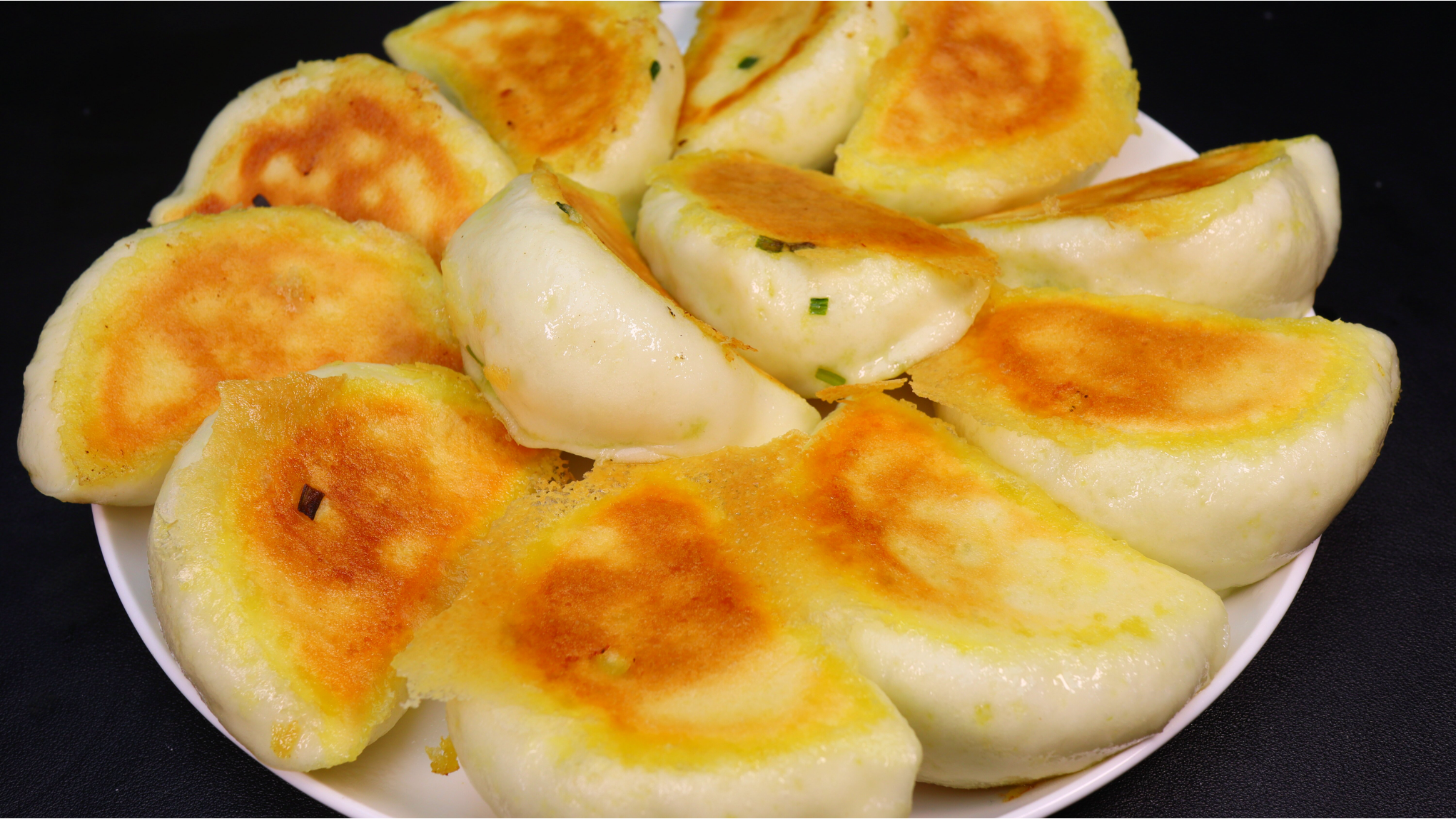 面粉别老蒸馒头了,教你水煎包最简单好吃的做法,新手一次成功