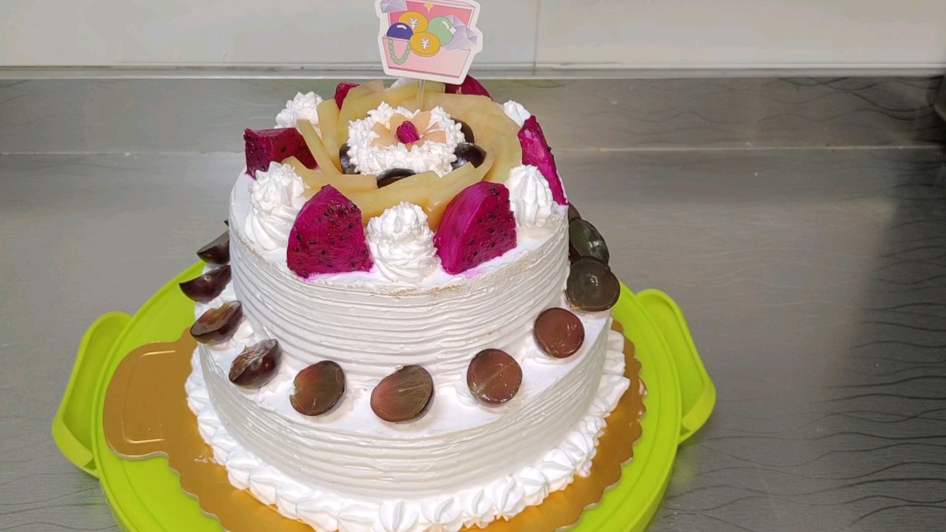 生日蛋糕不用买,自己在家做,简单又实惠,配方和做法手把手教你