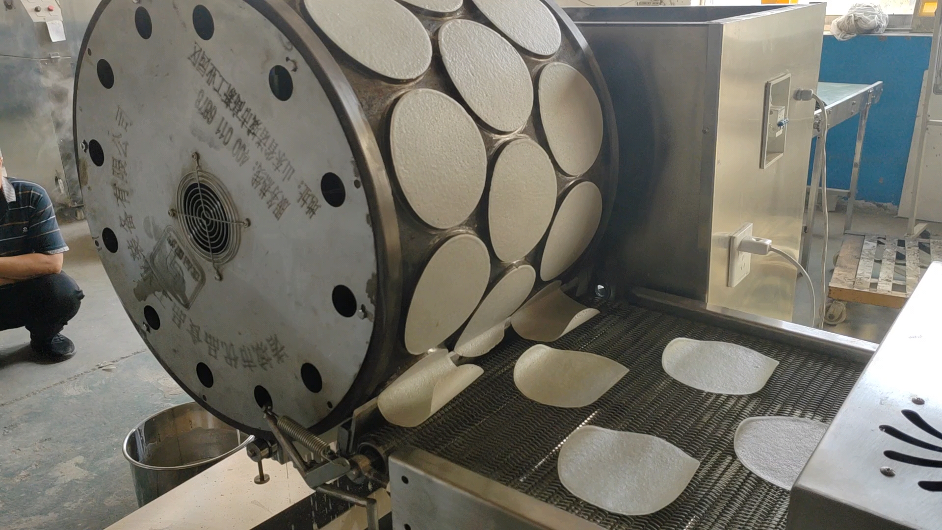 你见过一机多用的春卷皮机吗