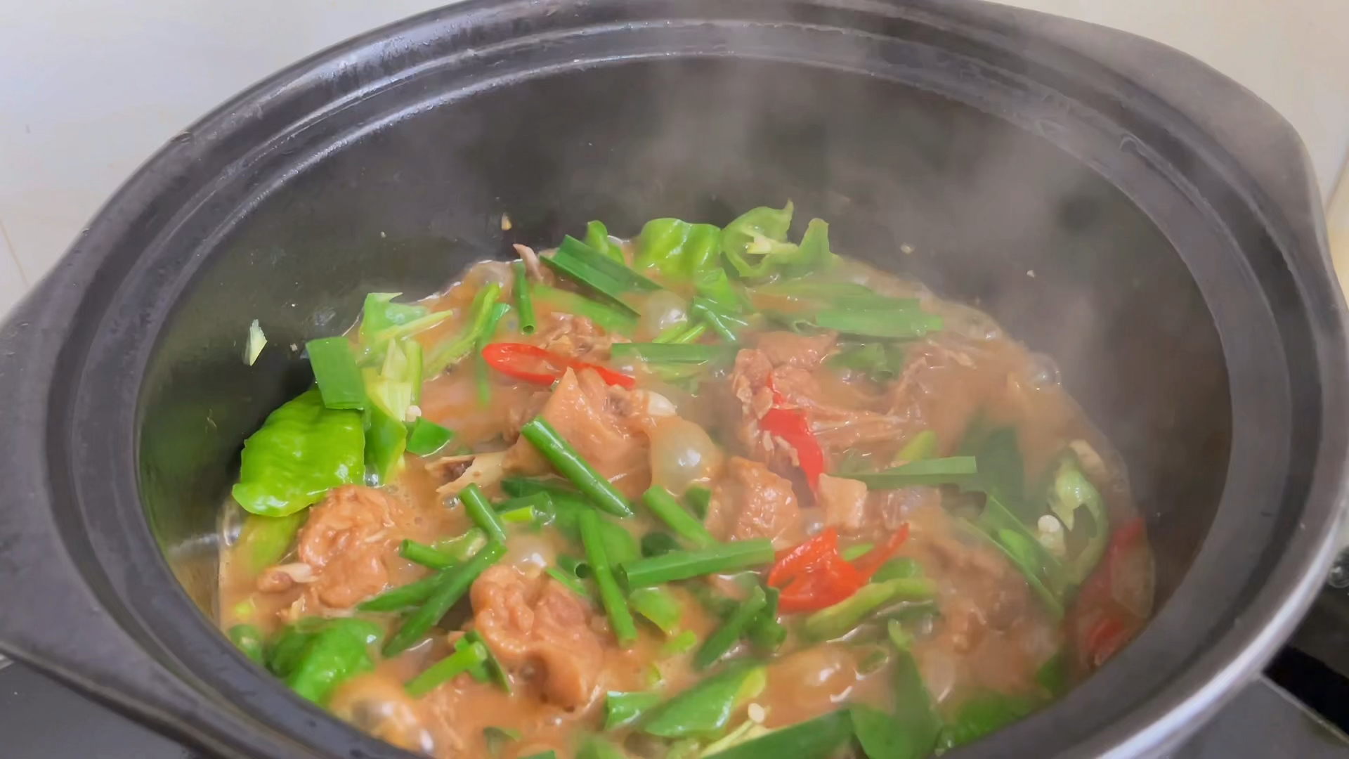 砂锅焖啤酒鸭,入味好吃