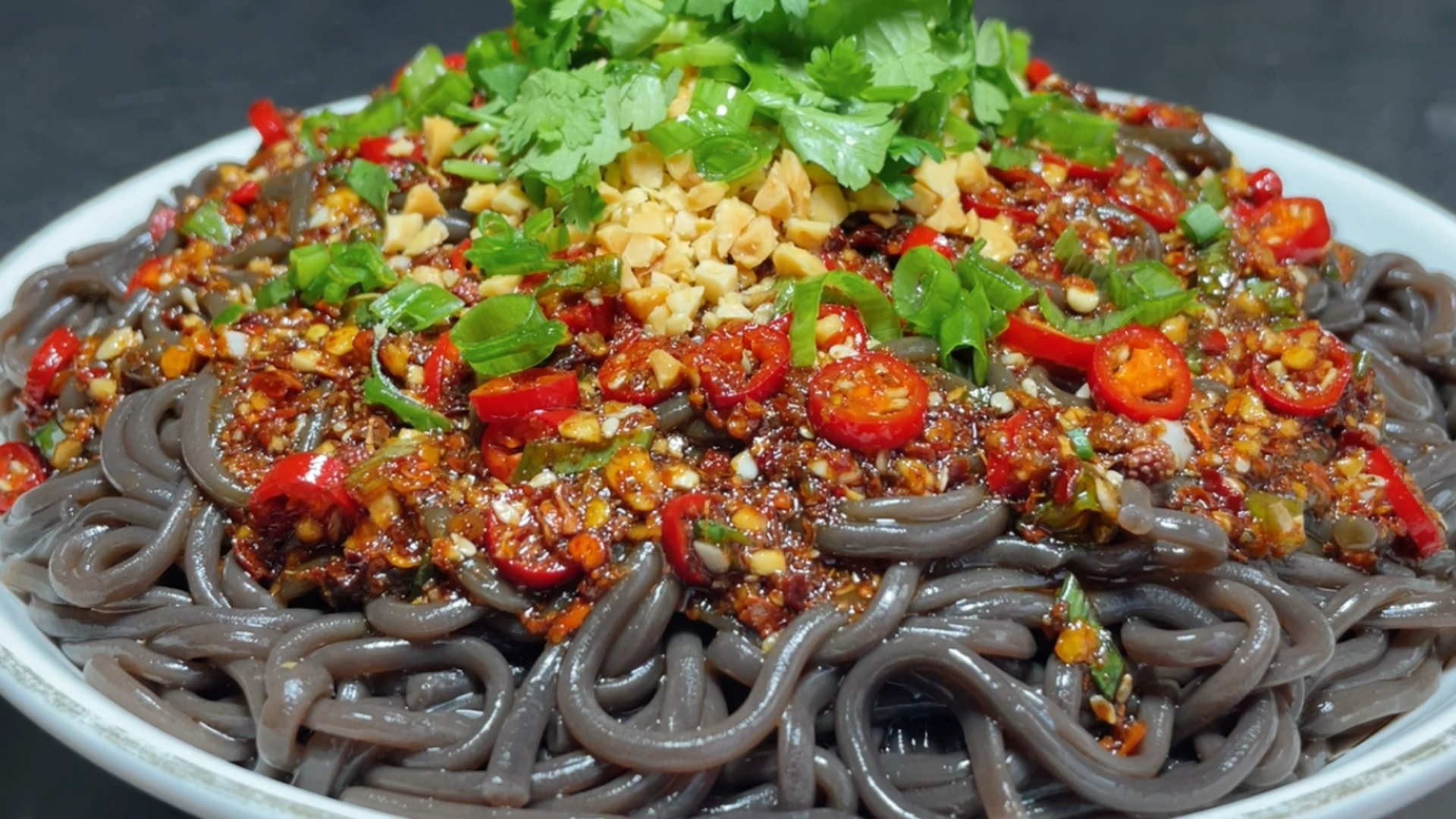 饭店的酸辣蕨根粉为什么那么好吃?总厨分享它的做法,开胃解腻