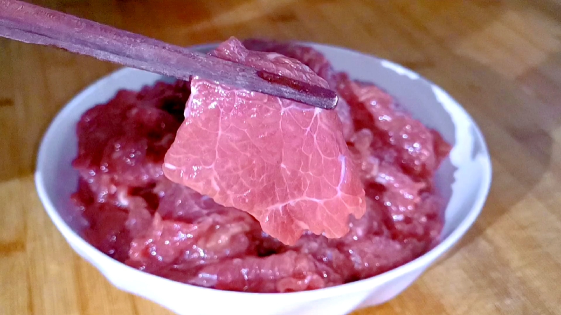 牛肉怎么腌制才嫩?其实方法特别简单,腌好的牛肉鲜嫩爽滑!