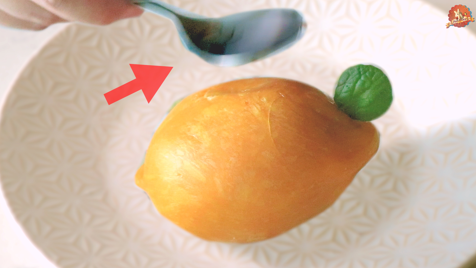 柠檬玛德莲蛋糕,里面大有奥妙需要敲碎才能吃到!