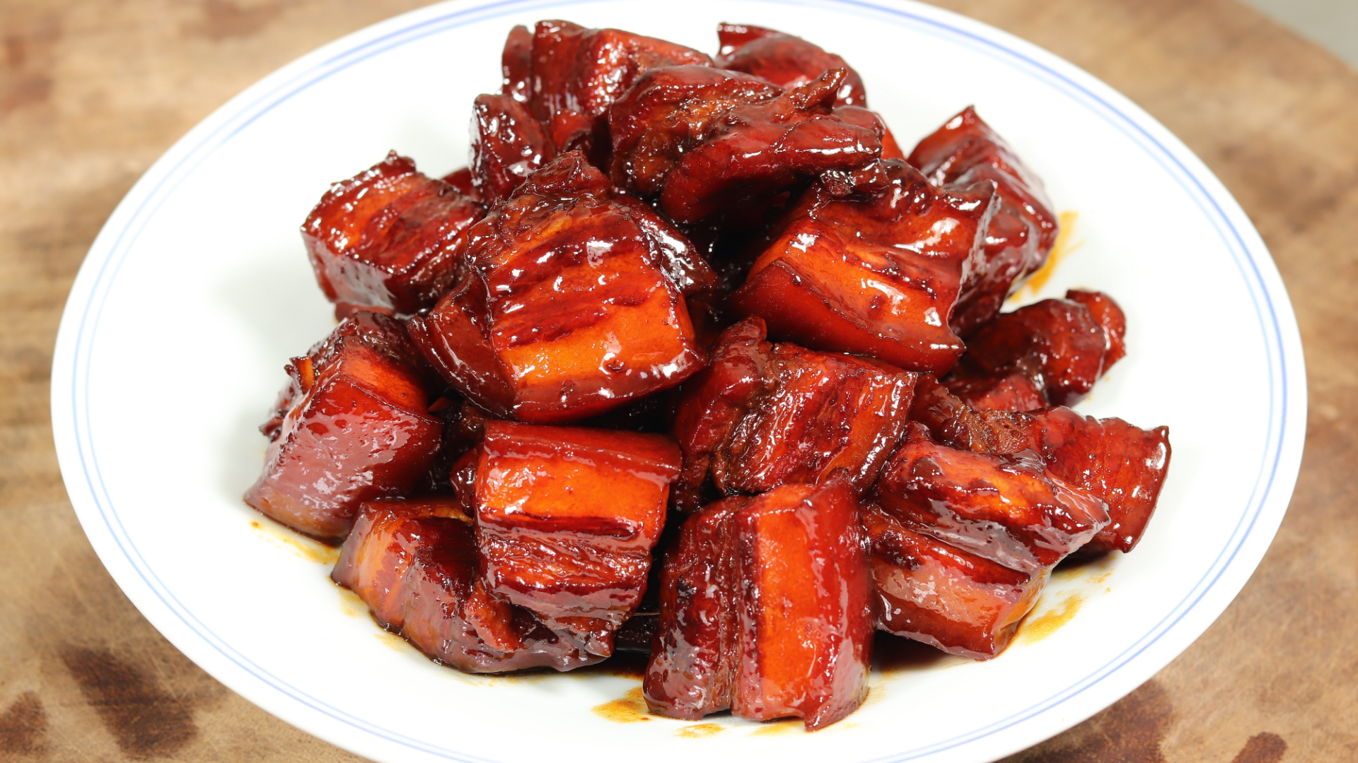 猪肉别总炒着吃了，教你红烧肉的正宗做法，肥而不腻，好吃又解馋