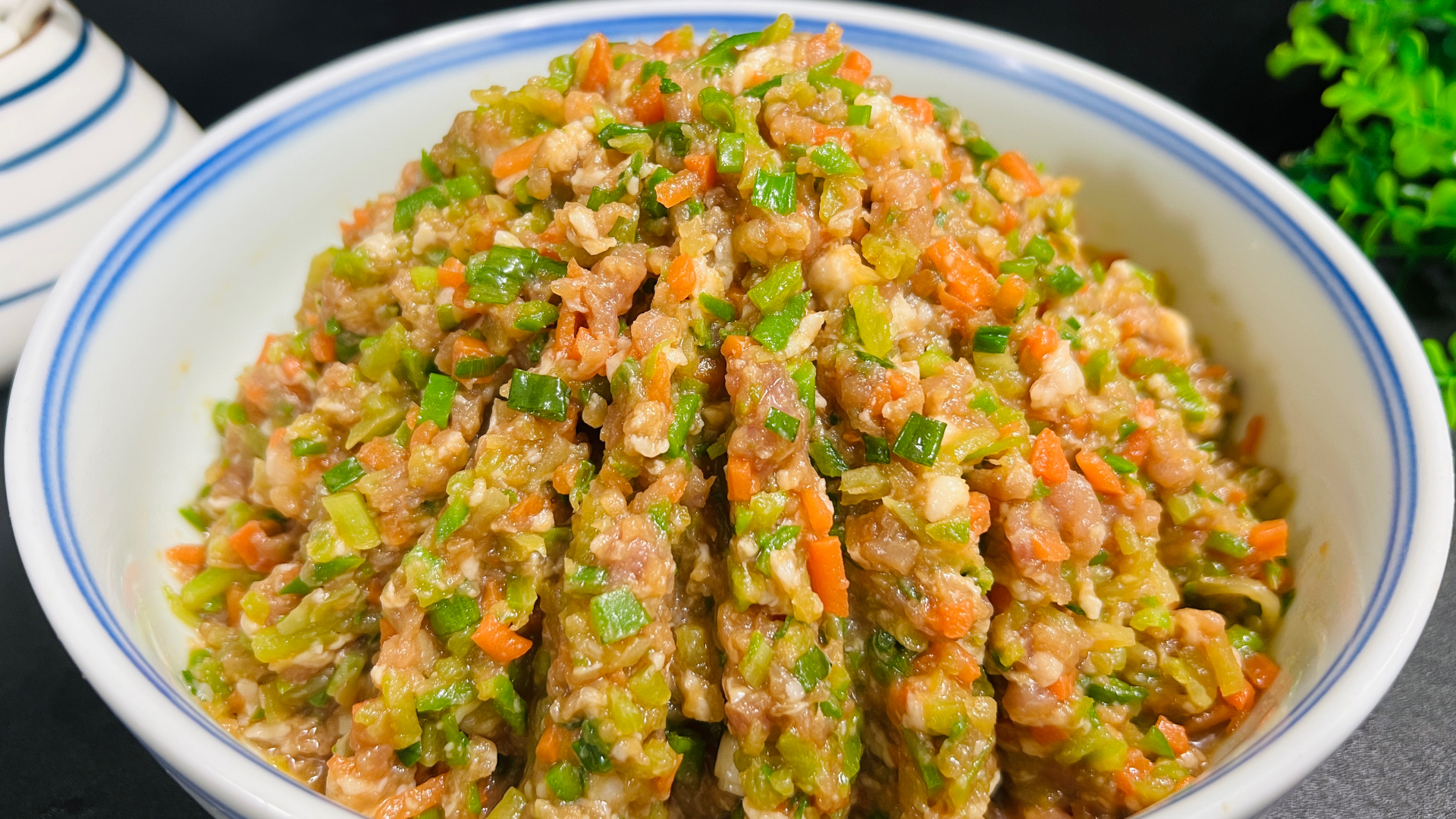 调萝卜饺子馅，萝卜用盐杀水就错了！教你饺子馆不外传的配方真香