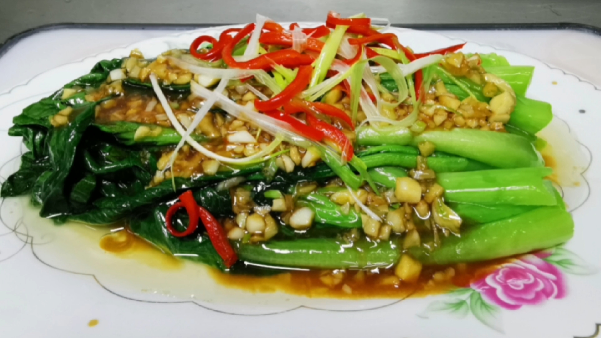 白灼菜心直接丢锅里焯水是大错,教你一招,鲜嫩脆绿,做法真简单