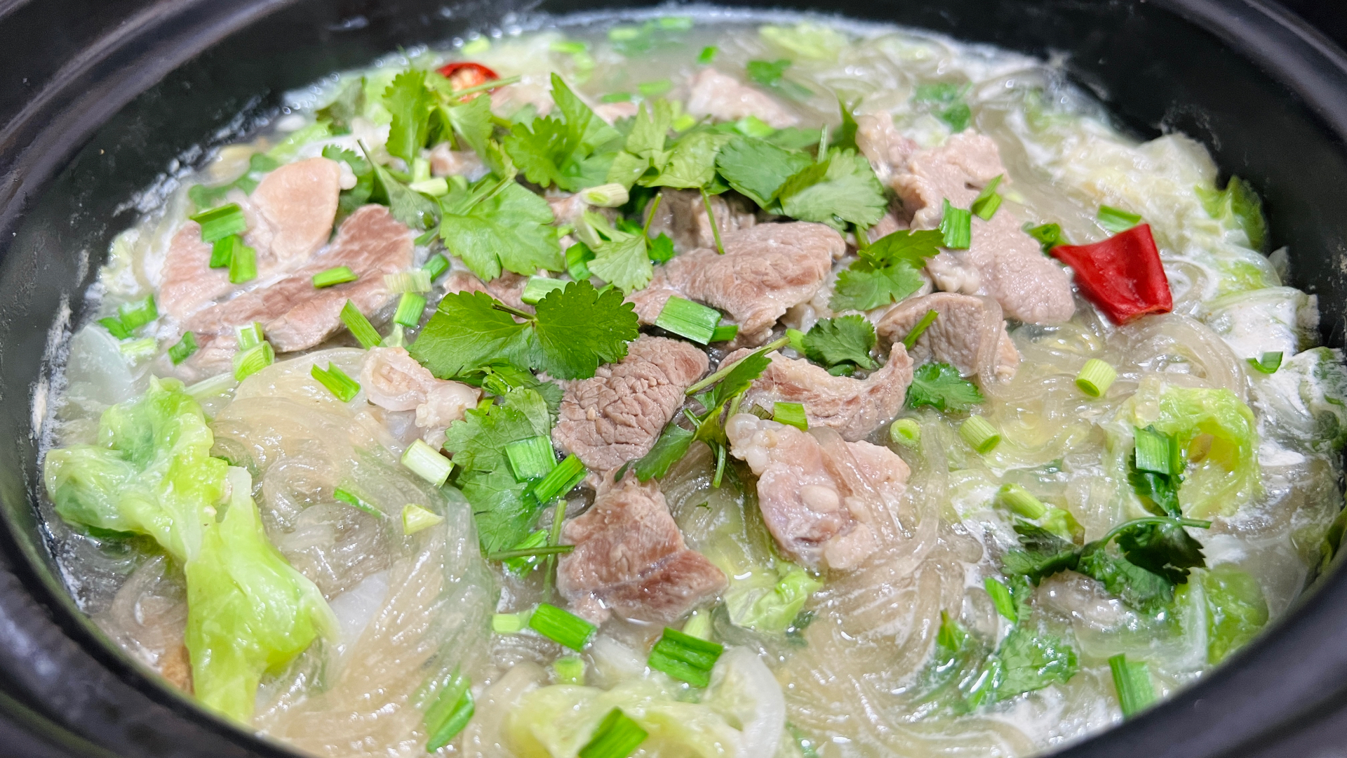 入冬后要多吃羊肉，羊肉焯水是大错!教你一招，肉烂汤鲜美味不腥