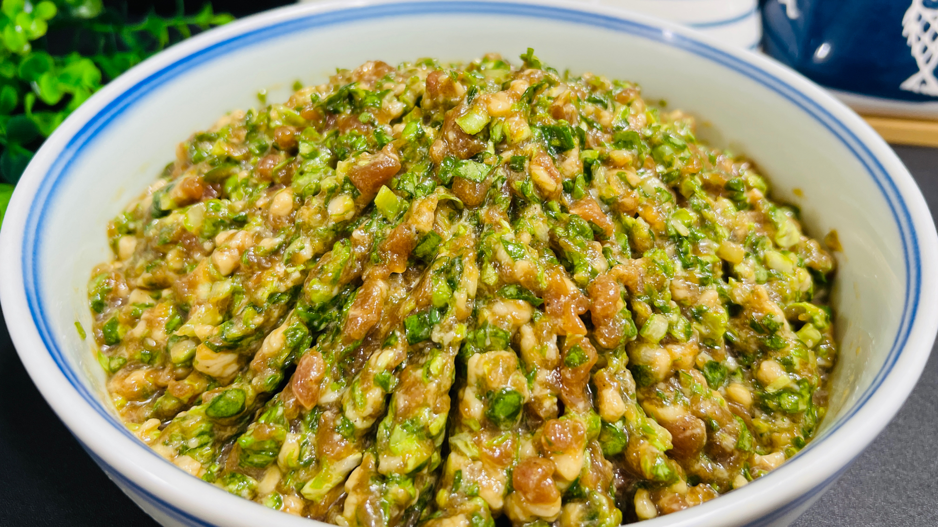 调白菜饺子馅,白菜最忌用盐杀水,教你饺子馆常用秘诀,鲜嫩多汁