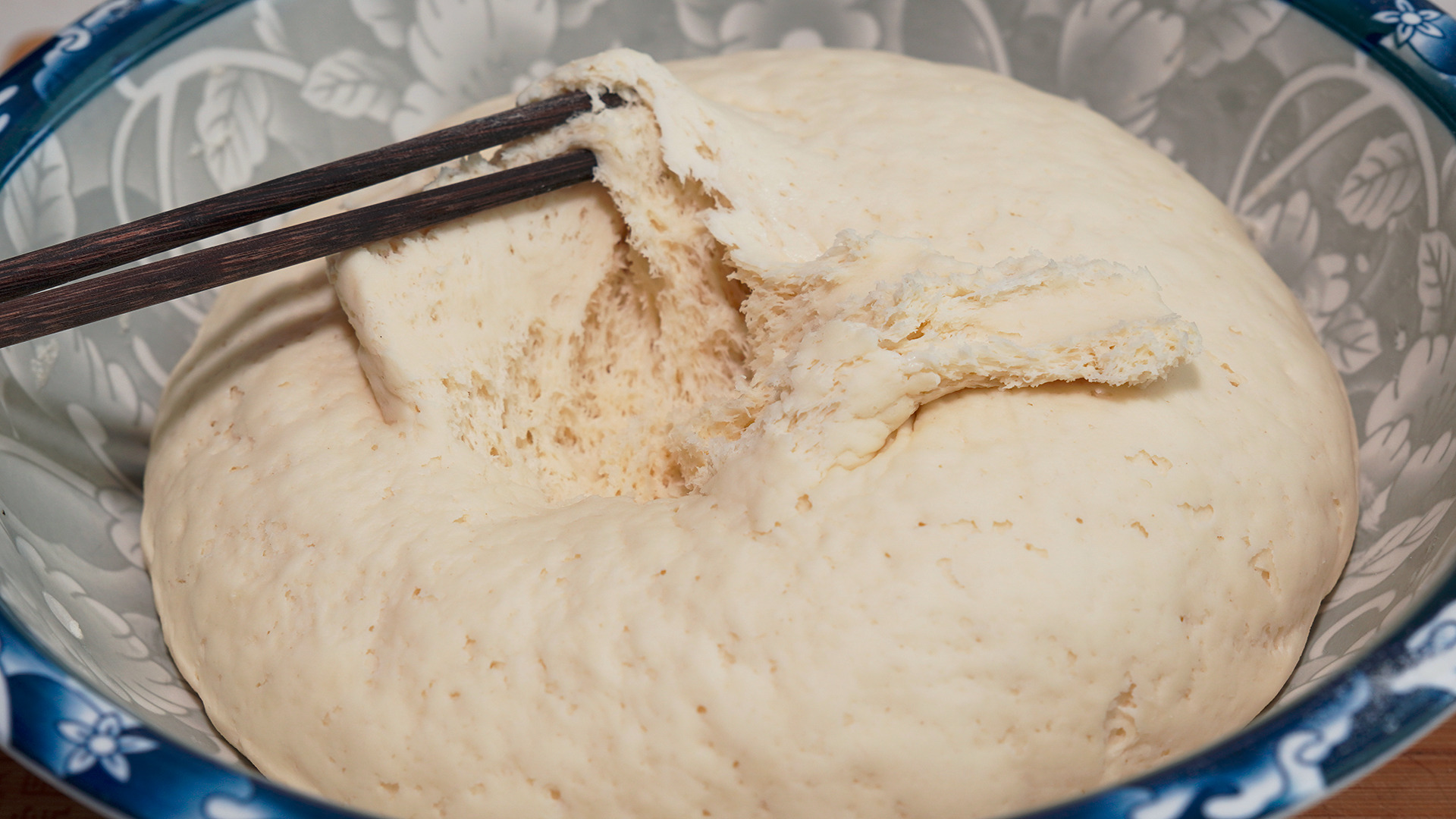 冬天发面真简单，不放一粒酵母粉，快速发满盆，蒸馒头花卷真香