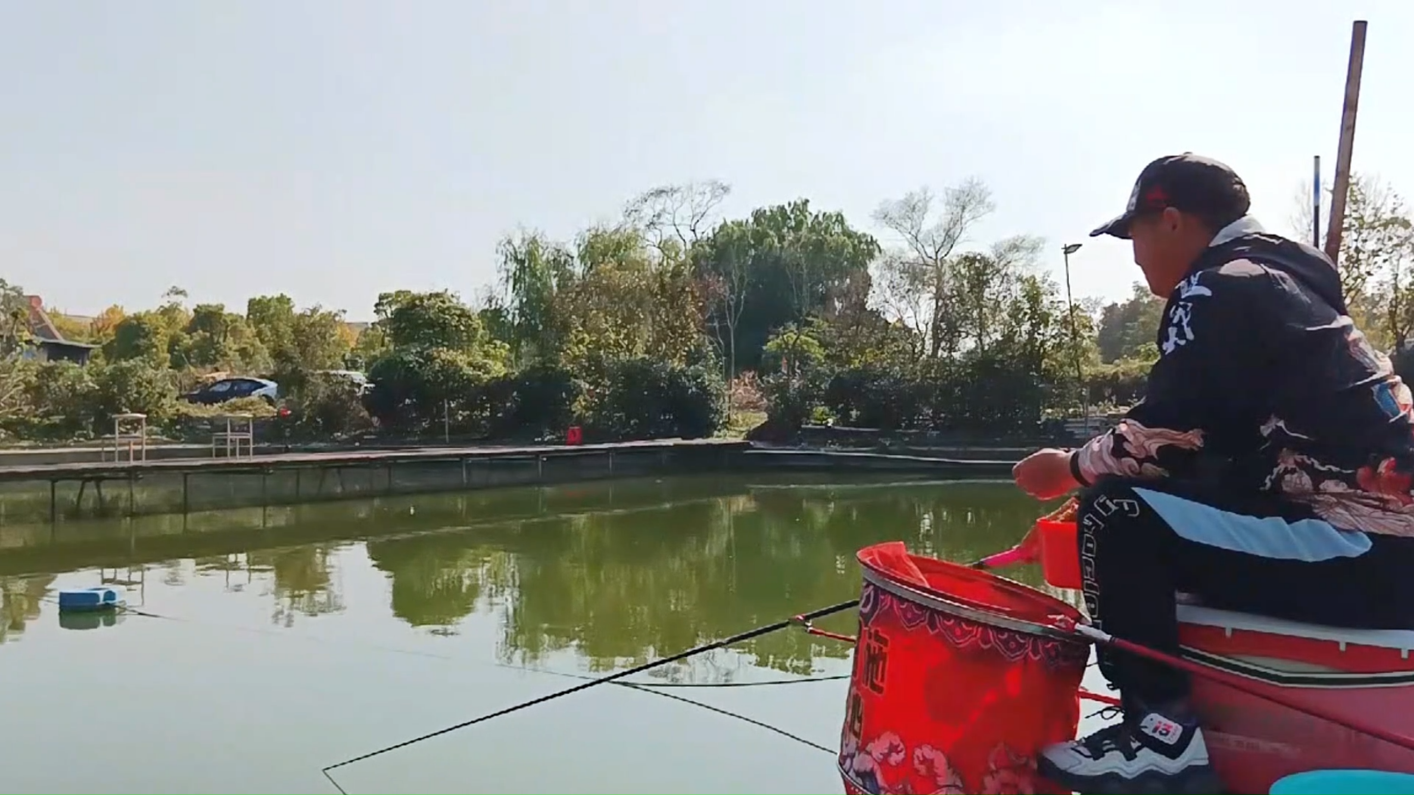 涮口滑口鱼的钓法饵料使用,水肥小药多加果酸好,泡泡球开饵技巧