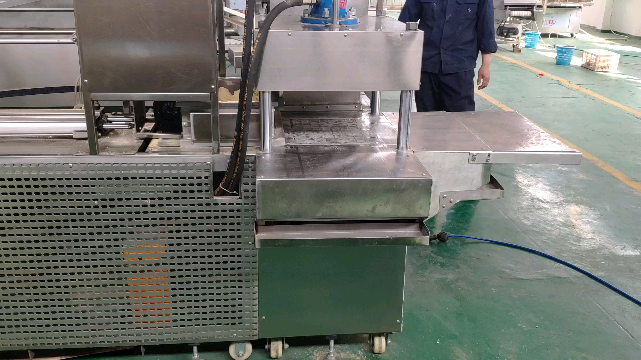 做云南沙糕的机器和广西糯米糕设备还可以做分层的