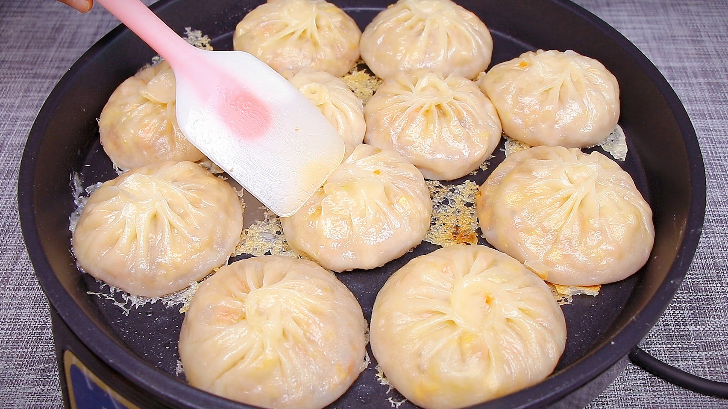 白菜最好吃的做法,加3个鸡蛋,不发面不饧面,连吃3天都不腻