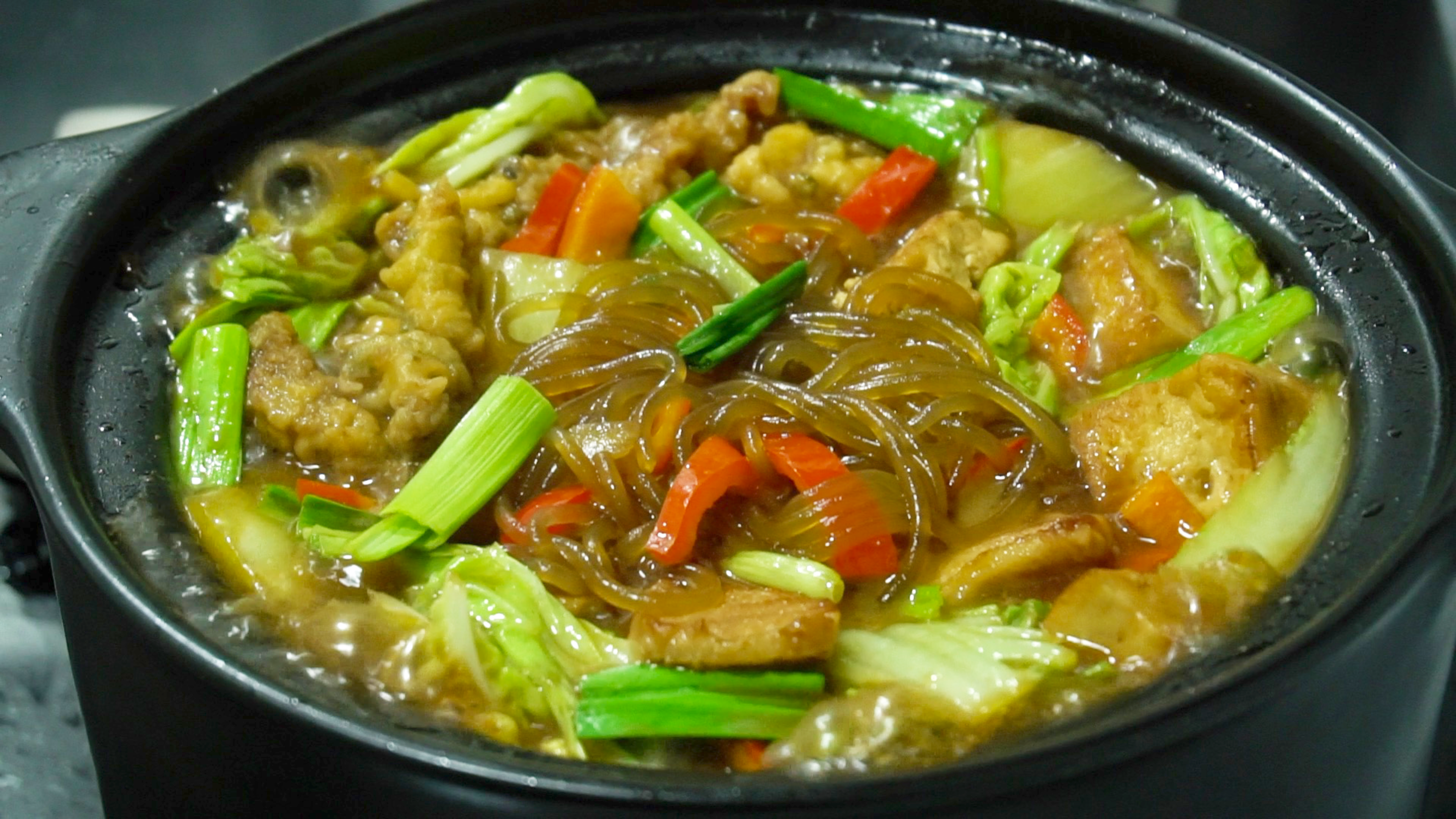 天冷啥也不馋，就想吃白菜炖粉条，教你2个技巧，粉条不粘也不坨