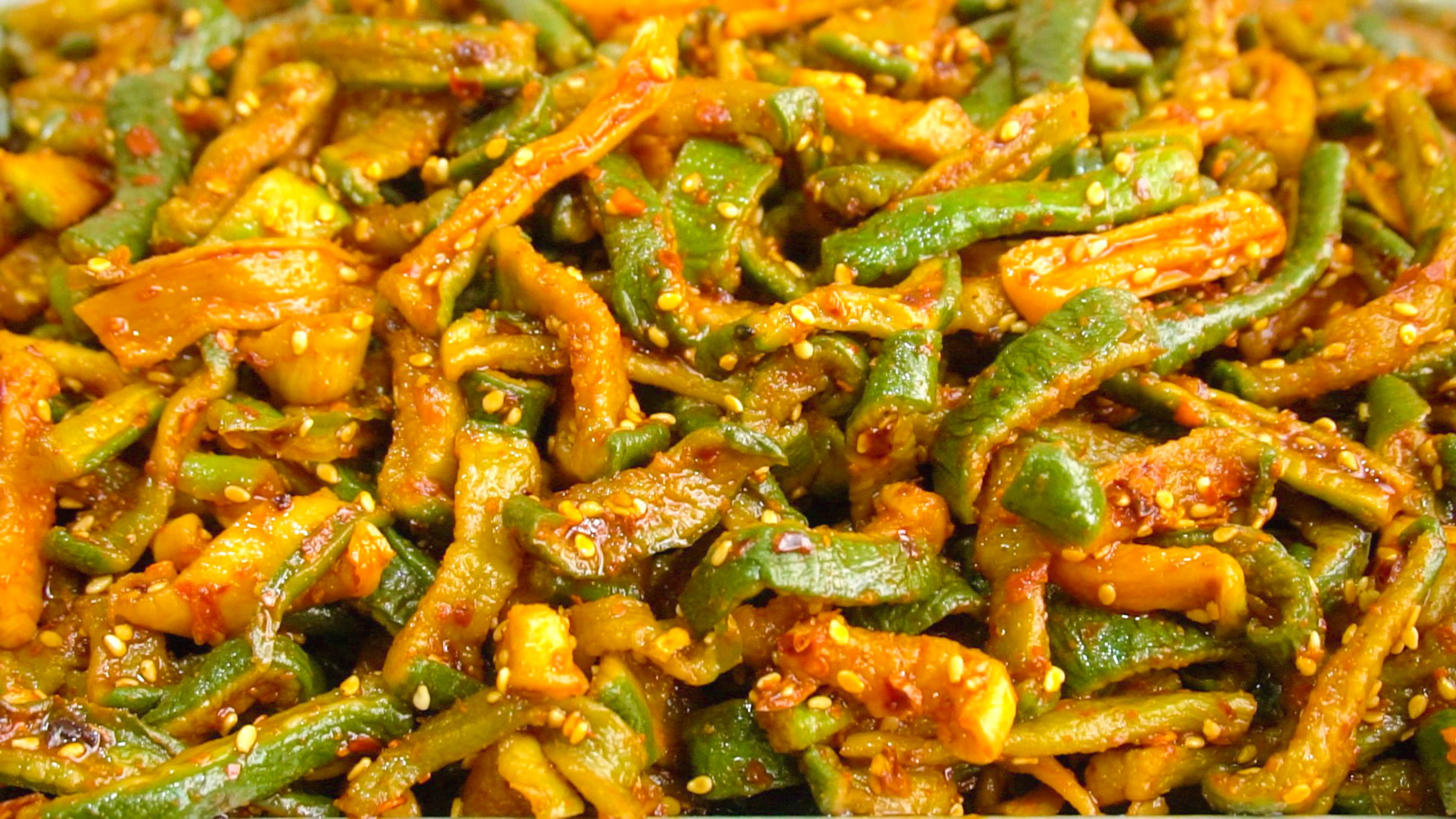 传统腌萝卜干做法，大妈告诉你详细配方，爽脆开胃，放一年也不坏