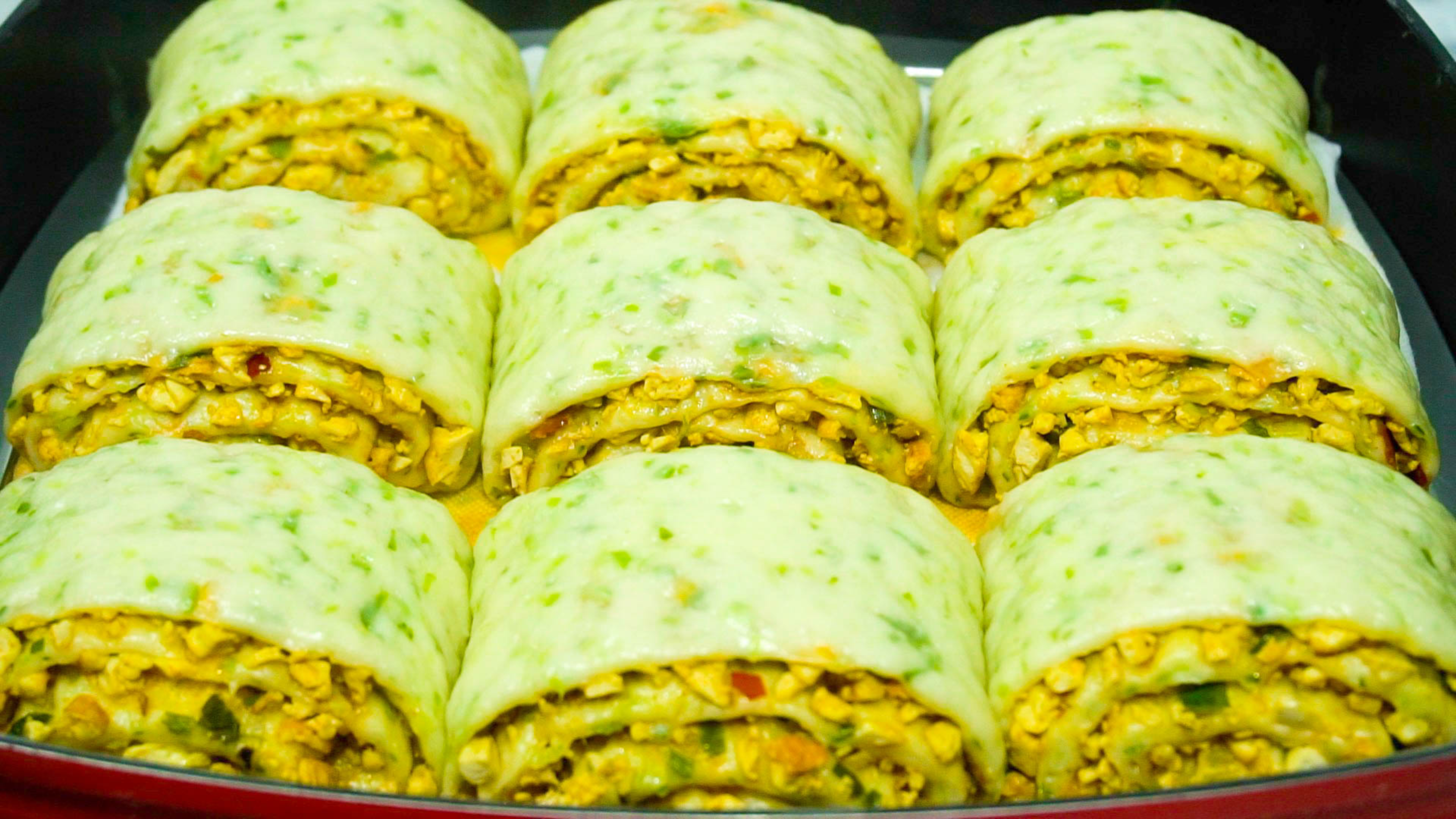 1根萝卜1块豆腐,教你从来没吃过的做法,一折一卷搞定,皮软馅足