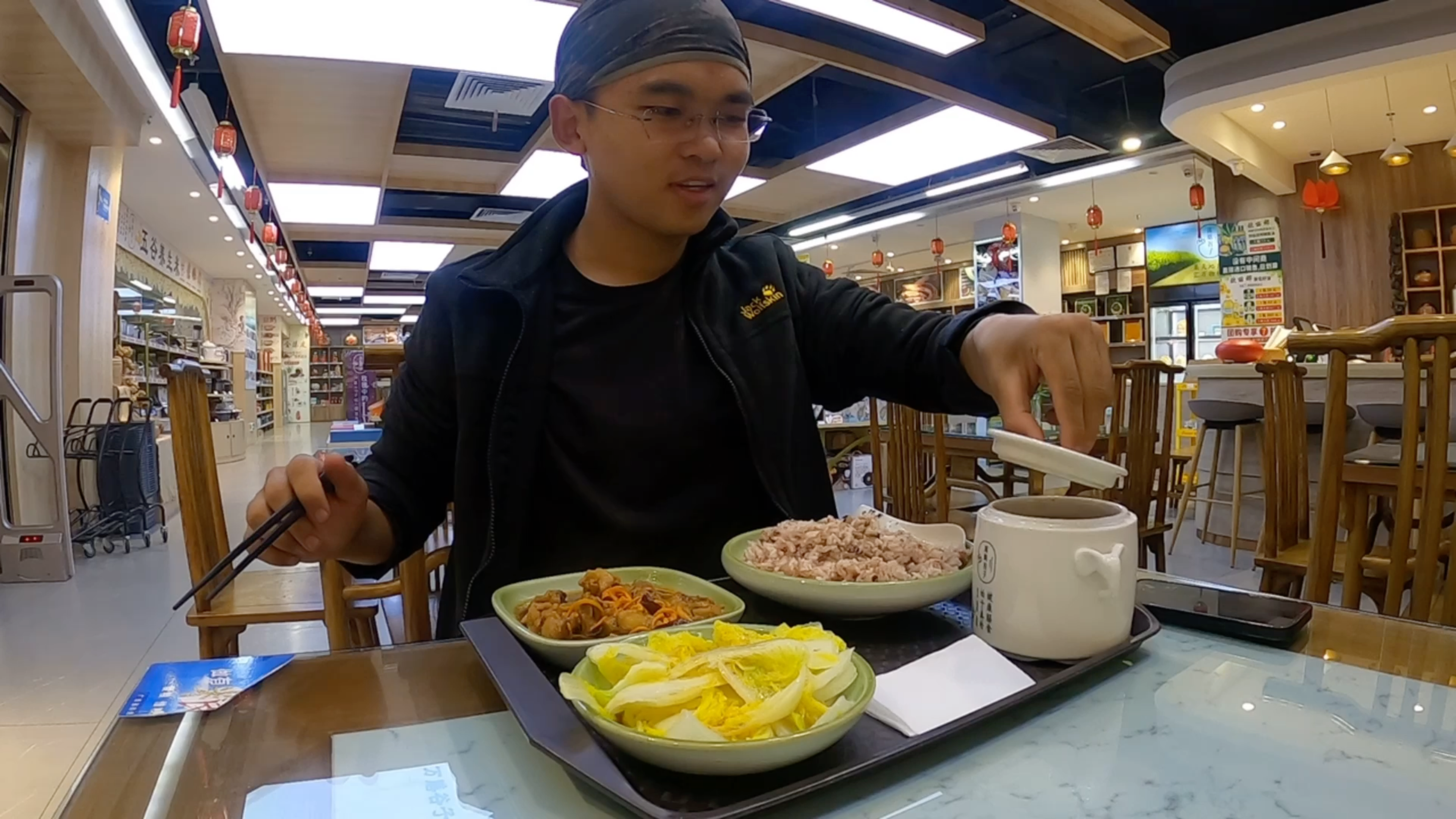 一个人旅行在广东阳江阳西县,吃到了份经济实惠的白沙鹅乸饭快餐