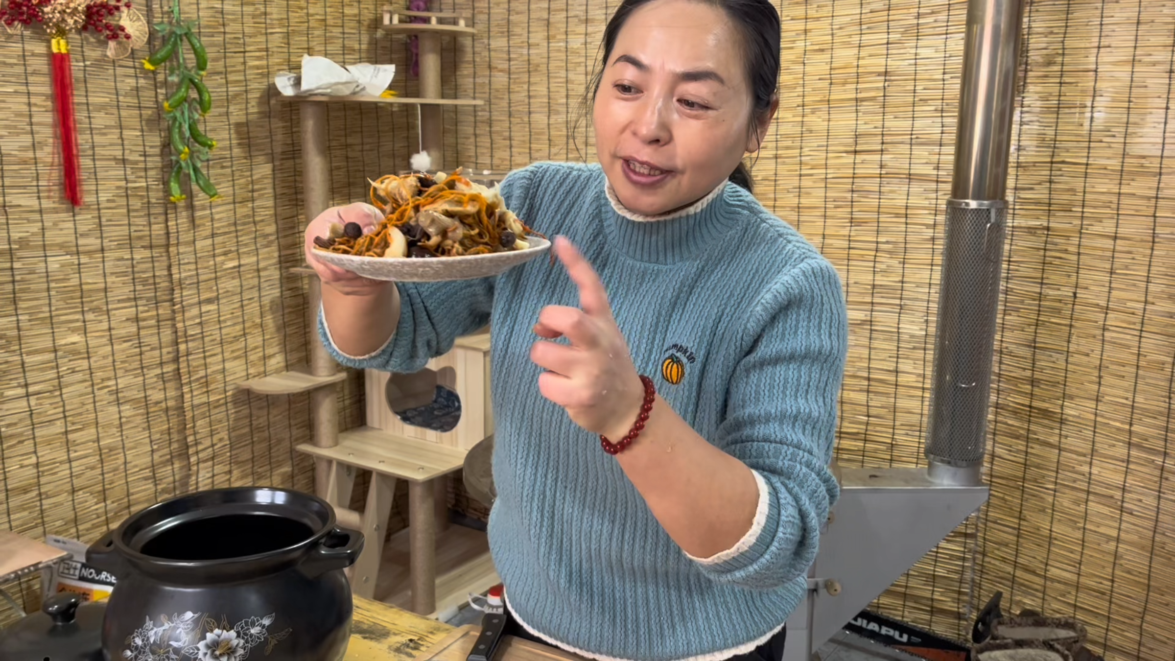 一方水土养一方人,东北煲汤都用啥食材,翠花煲汤差点变清炖