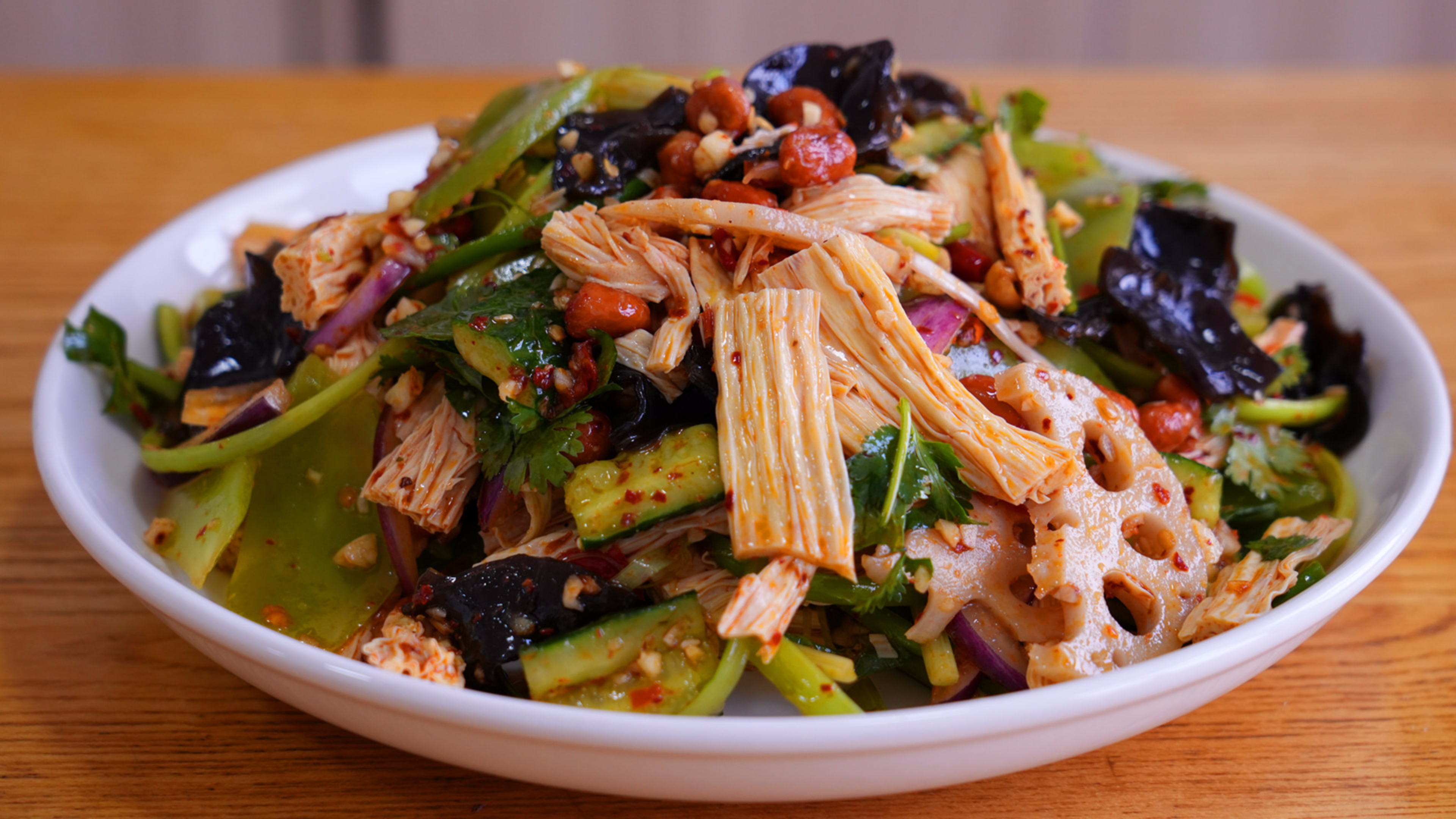 年夜菜除了大鱼大肉，还得来上一道酸辣爽脆的凉拌菜，解腻又开胃