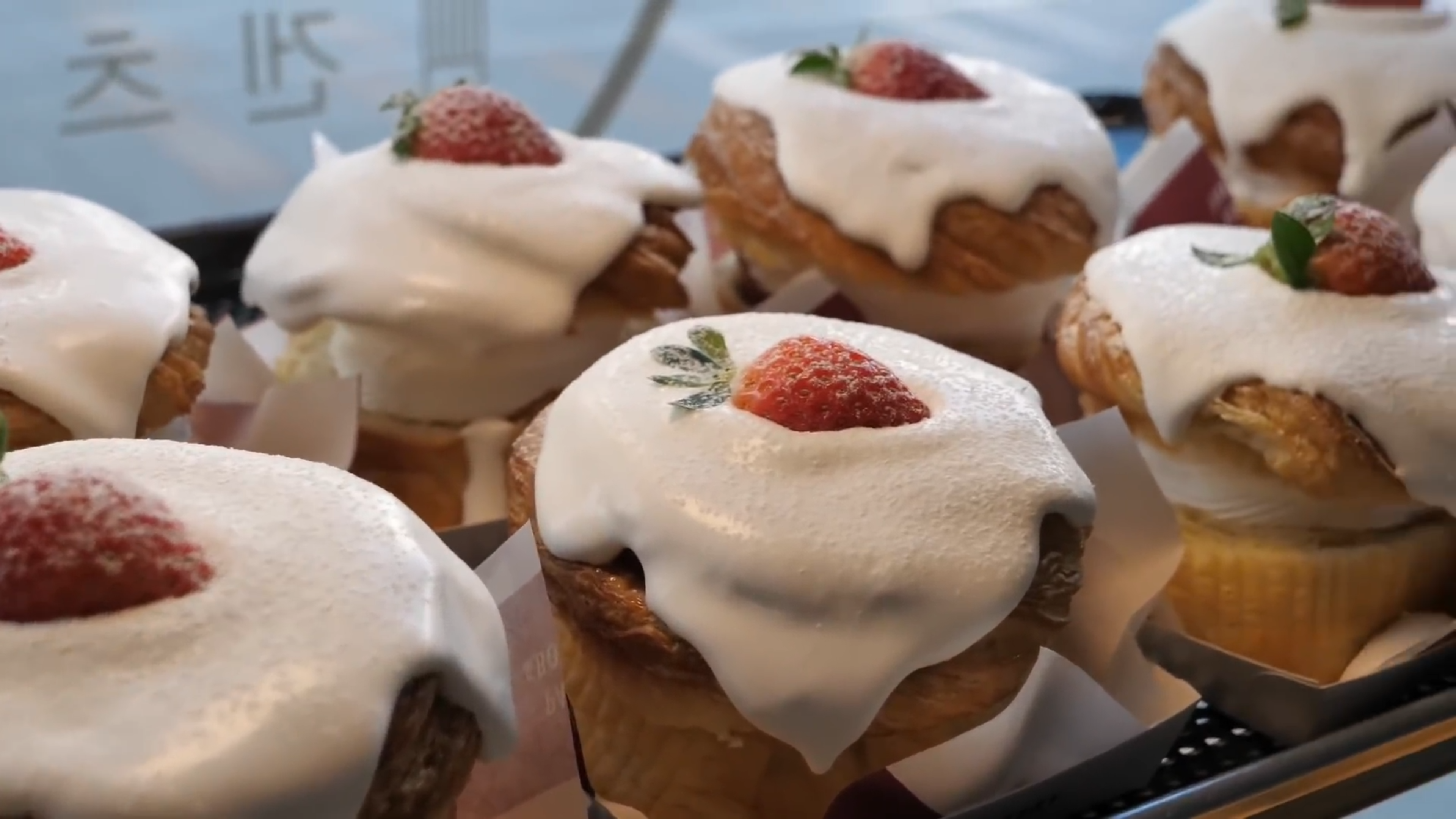 草莓蒙布朗蛋糕大量制作过程