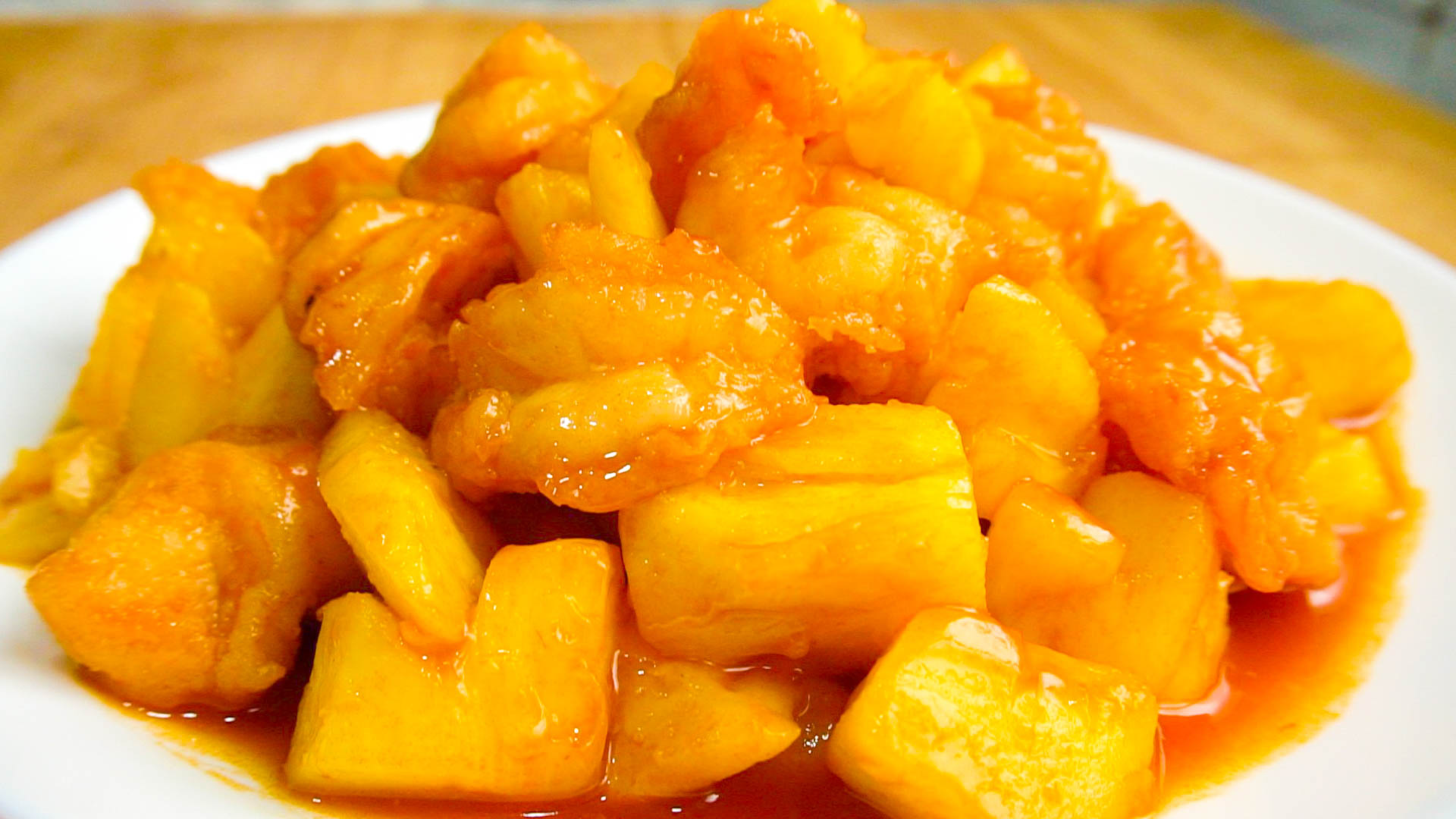 饭店68元一盘的菠萝咕噜虾，教你在家做，酸甜适中肉鲜嫩，真开胃